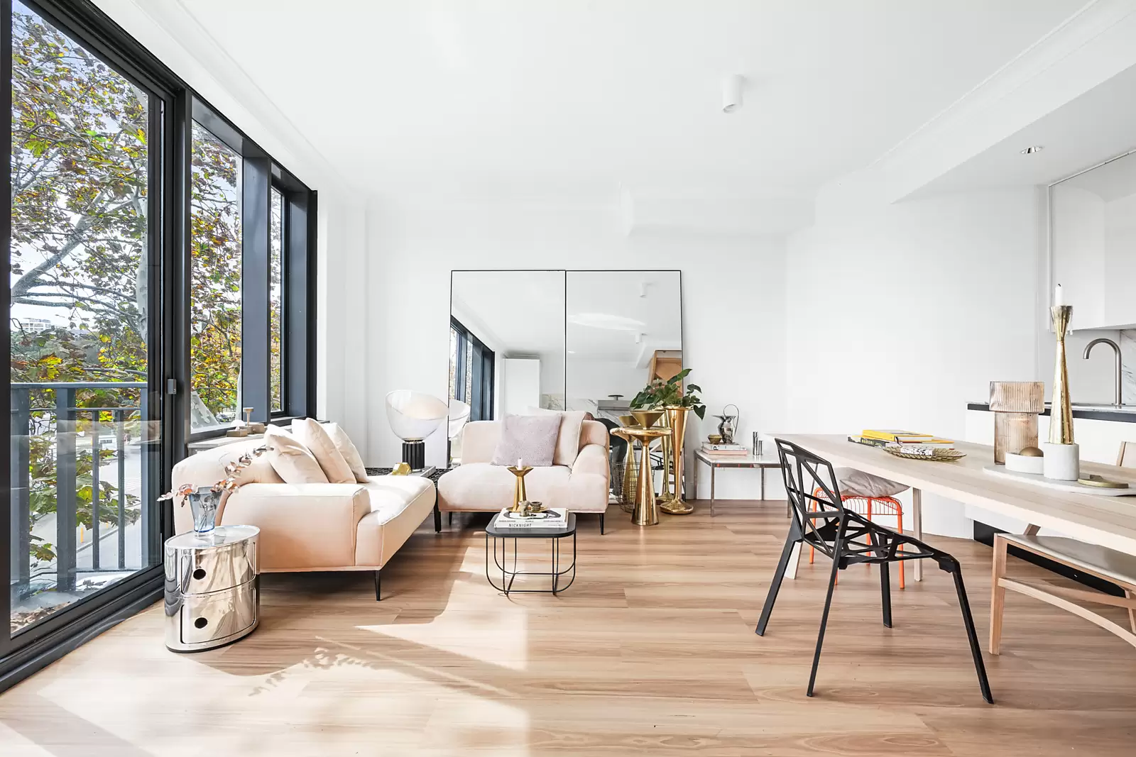 14/57 Cowper Wharf Roadway, Woolloomooloo Sold by Sydney Sotheby's International Realty - image 3