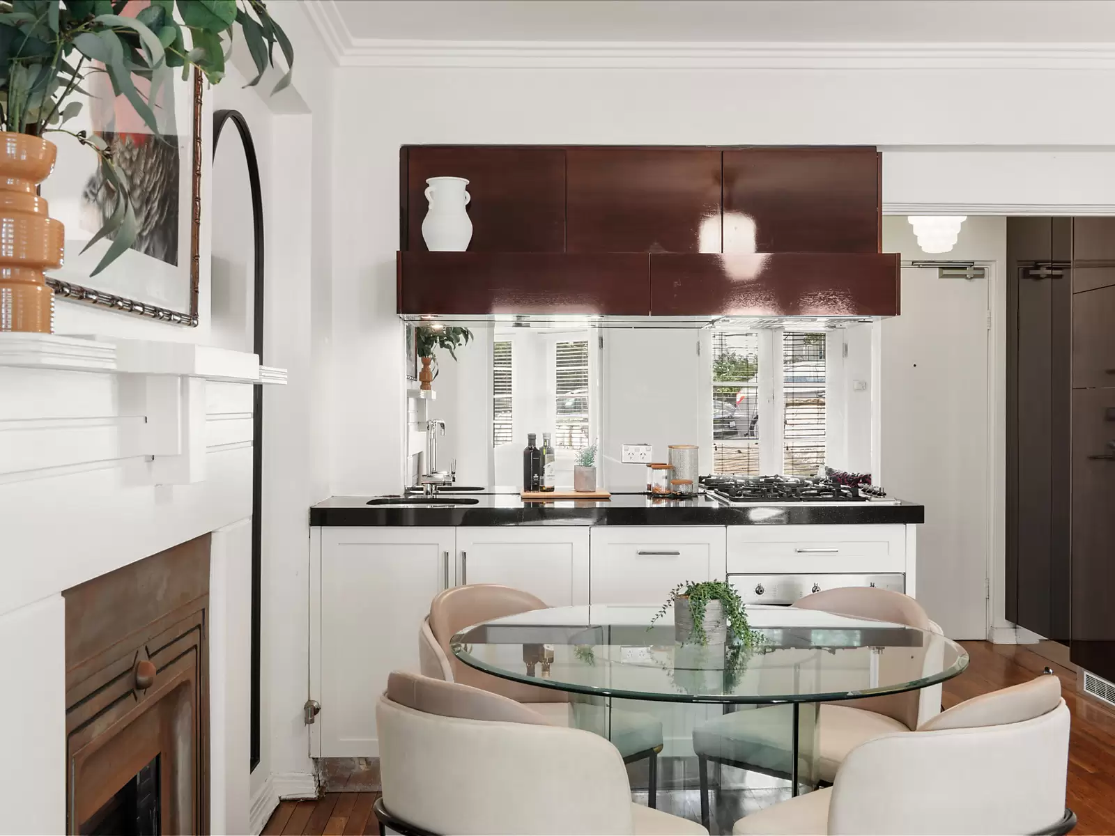1/6-8 Ithaca Road, Elizabeth Bay Sold by Sydney Sotheby's International Realty - image 3
