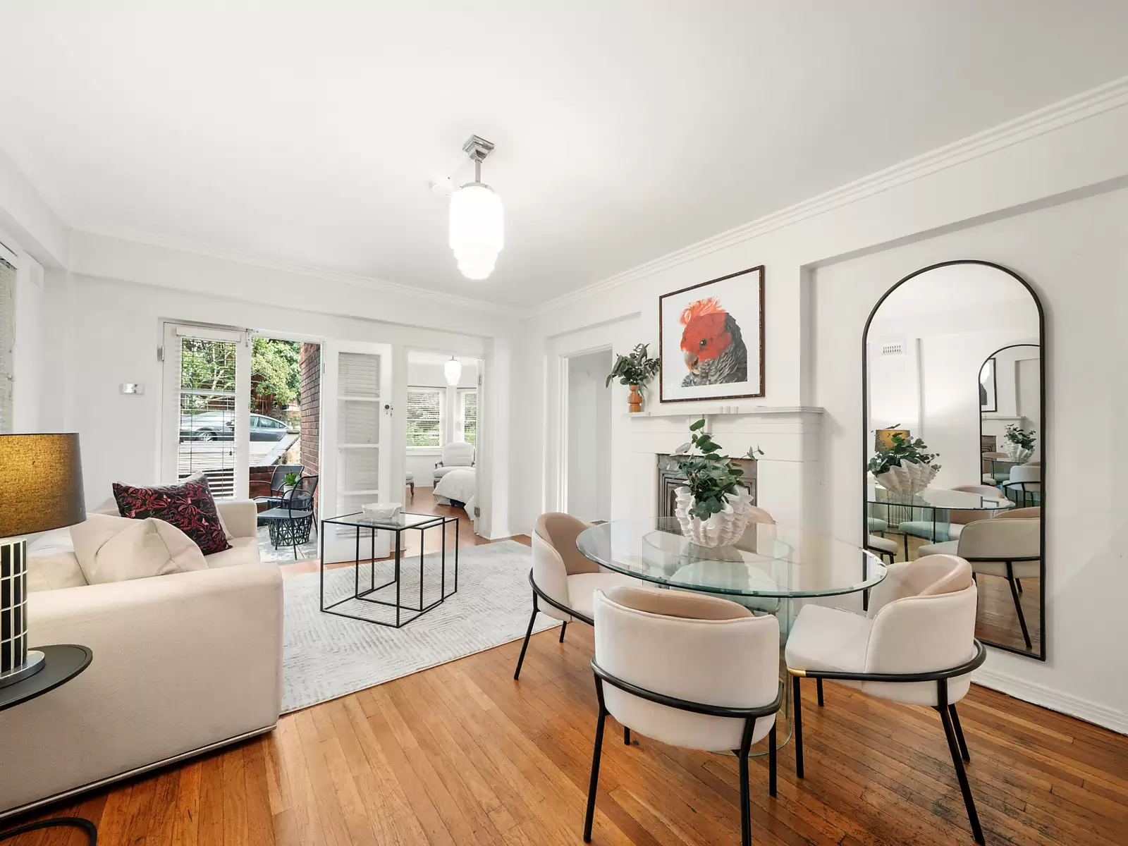 1/6-8 Ithaca Road, Elizabeth Bay Sold by Sydney Sotheby's International Realty - image 1
