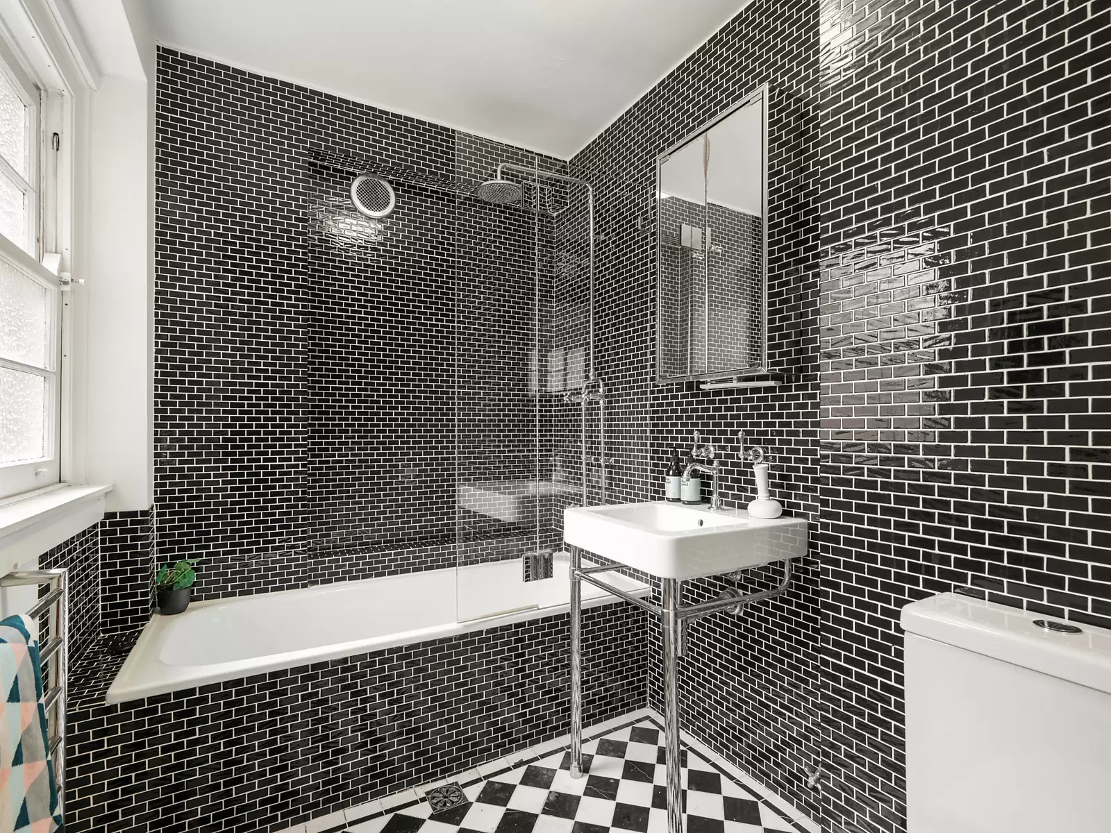 1/6-8 Ithaca Road, Elizabeth Bay Sold by Sydney Sotheby's International Realty - image 8