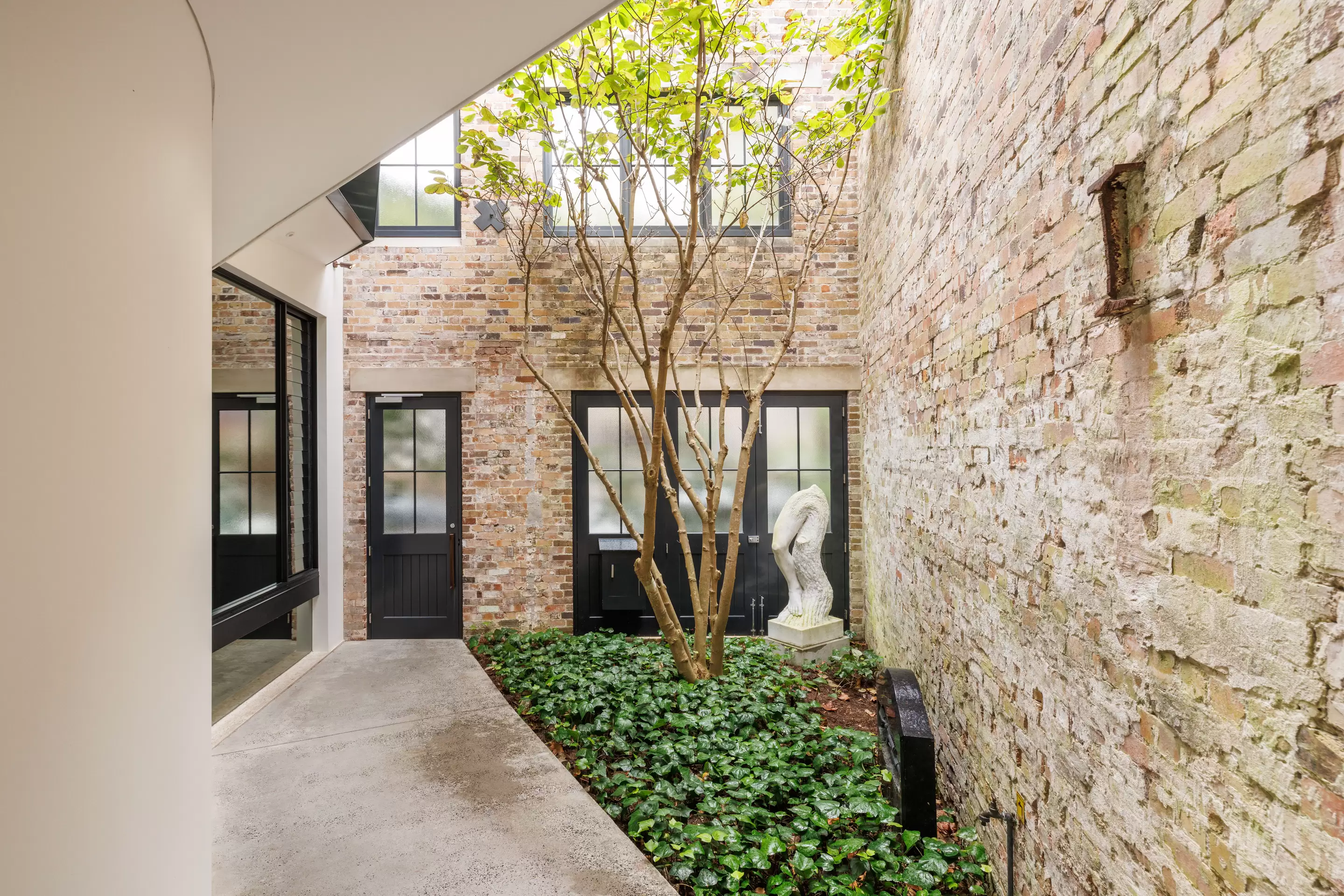 464 Bourke Street, Surry Hills Sold by Sydney Sotheby's International Realty - image 1