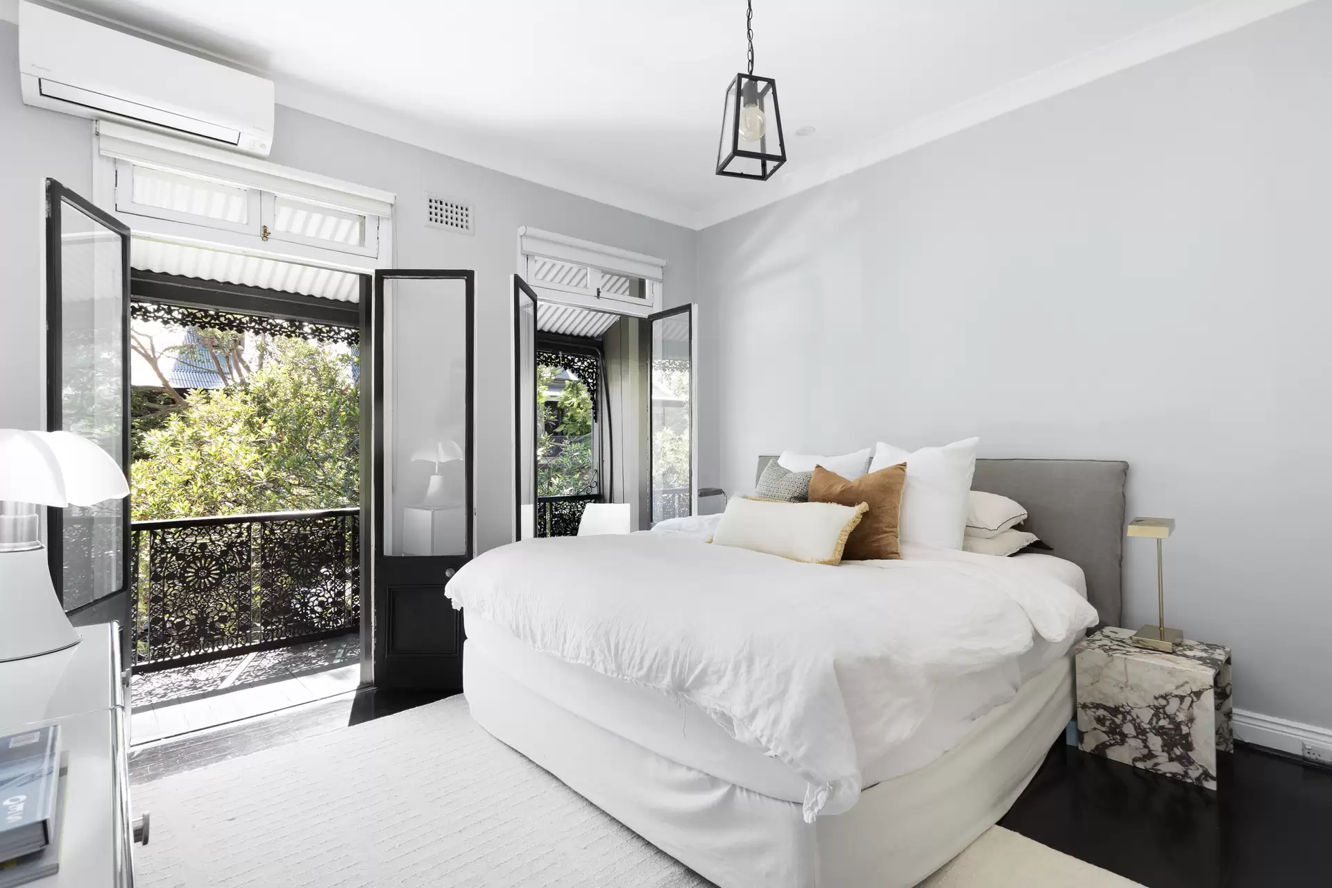 104 Surrey Street, Darlinghurst Sold by Sydney Sotheby's International Realty - image 1