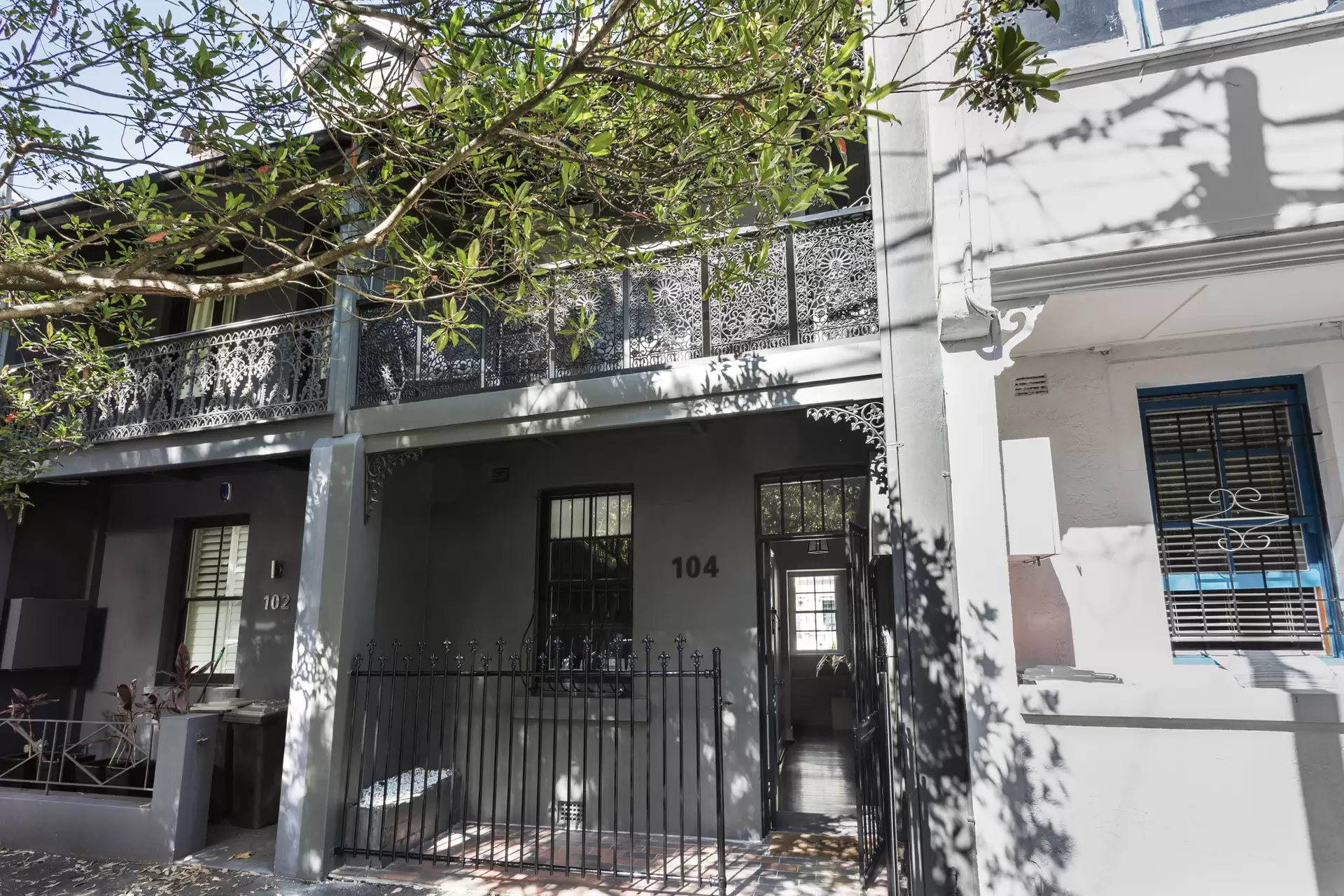 104 Surrey Street, Darlinghurst Sold by Sydney Sotheby's International Realty - image 1