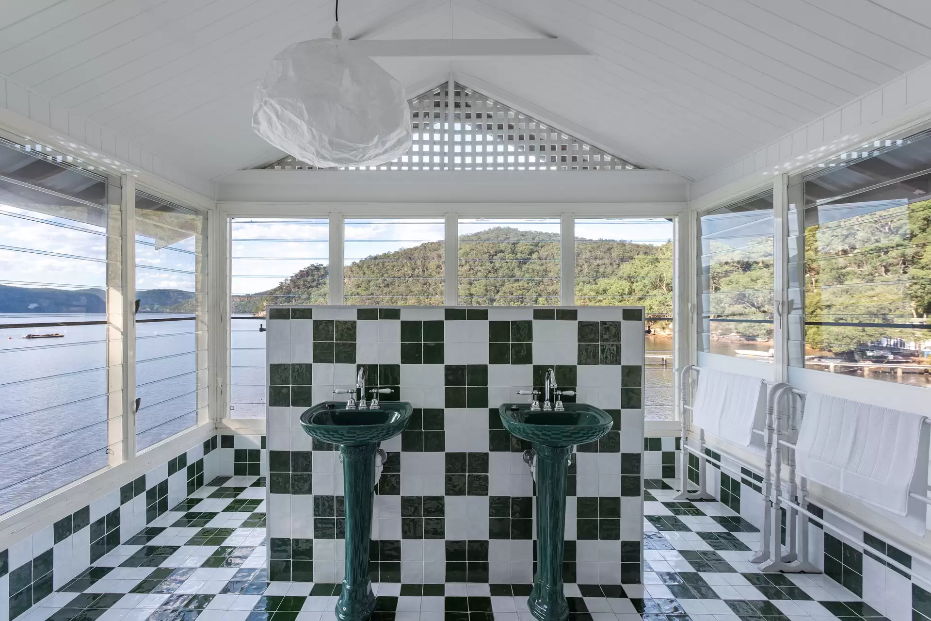 4 Sunny Corner, Berowra Waters Sold by Sydney Sotheby's International Realty - image 1