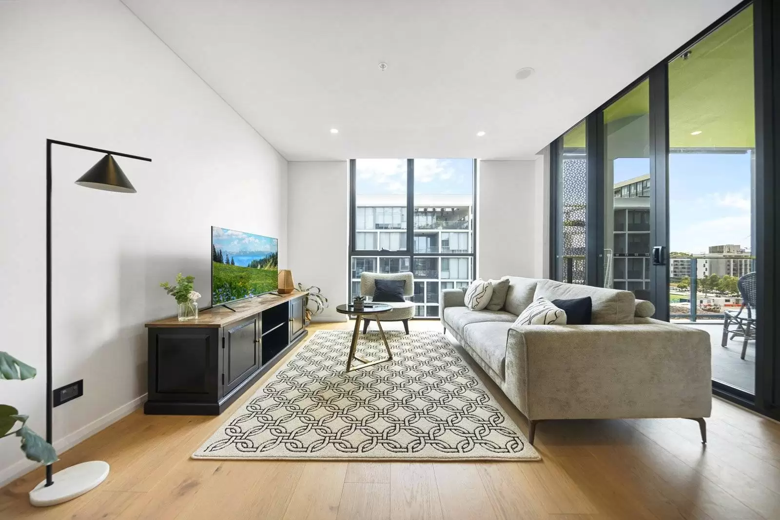 434/20 George Julius Avenue, Zetland Sold by Sydney Sotheby's International Realty - image 1