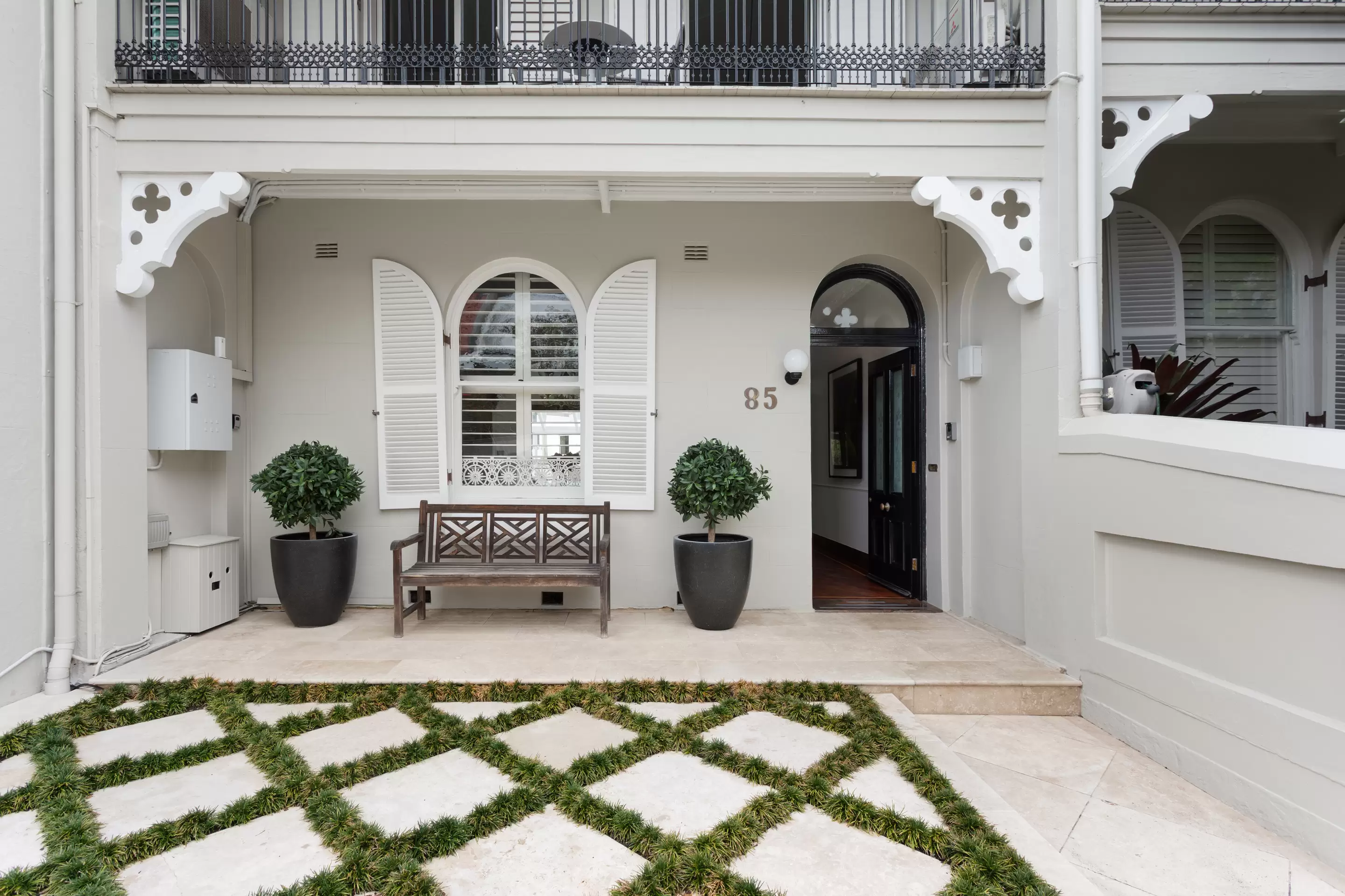 85 Jersey Road, Woollahra Sold by Sydney Sotheby's International Realty - image 2