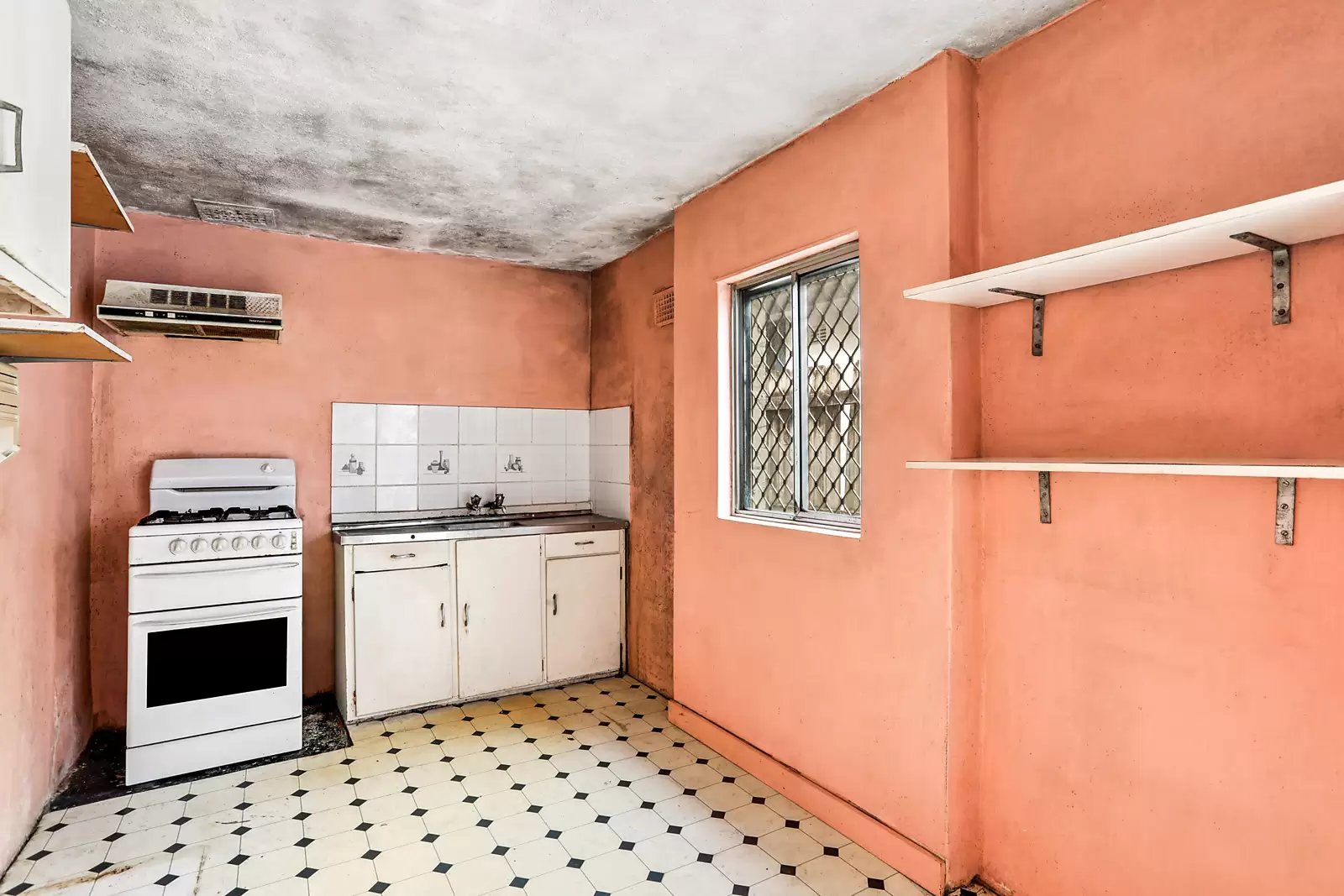 36 MacKenzie Street, Bondi Junction Sold by Sydney Sotheby's International Realty - image 3