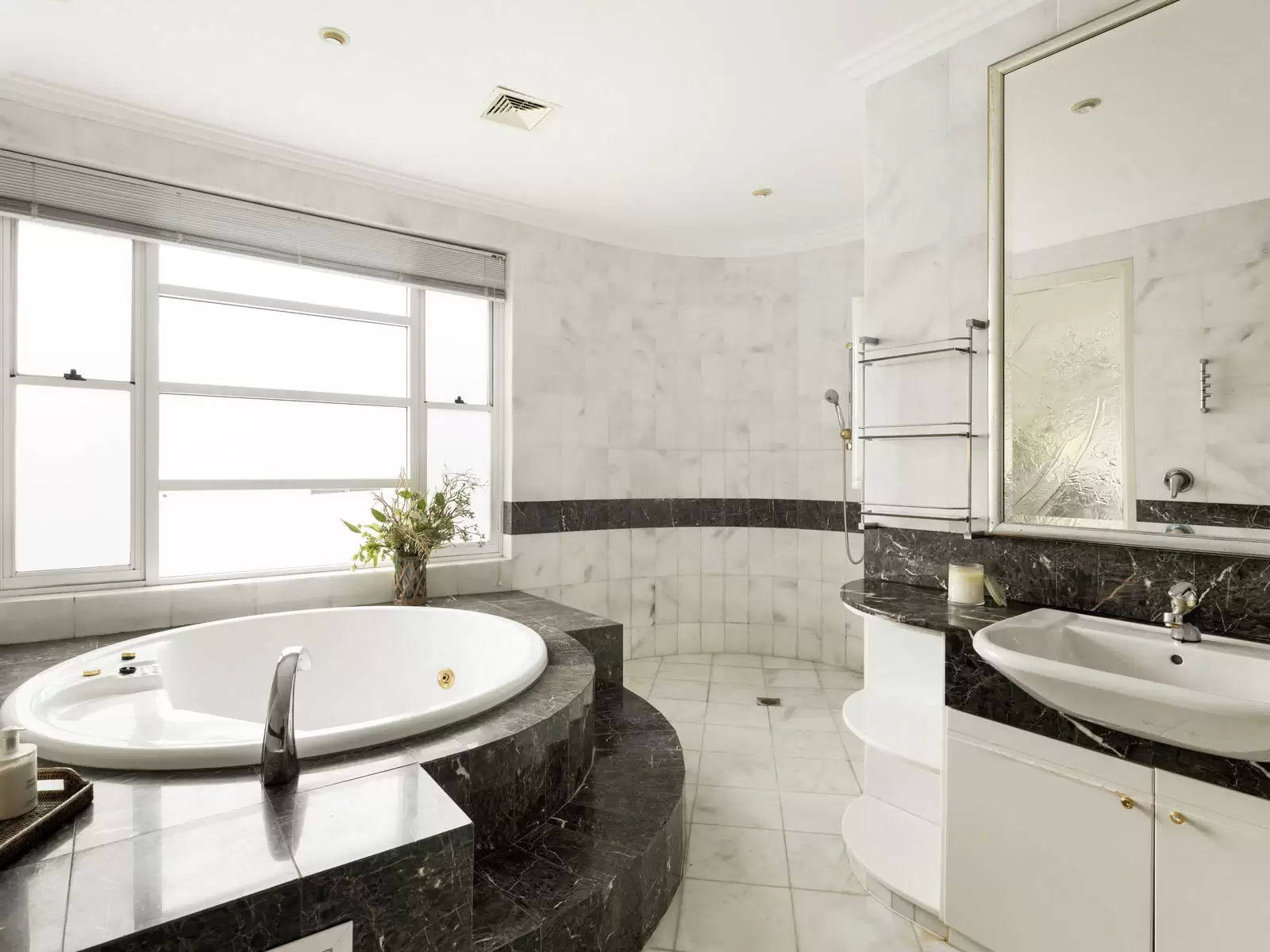 8 Saiala Road, East Killara Sold by Sydney Sotheby's International Realty - image 24
