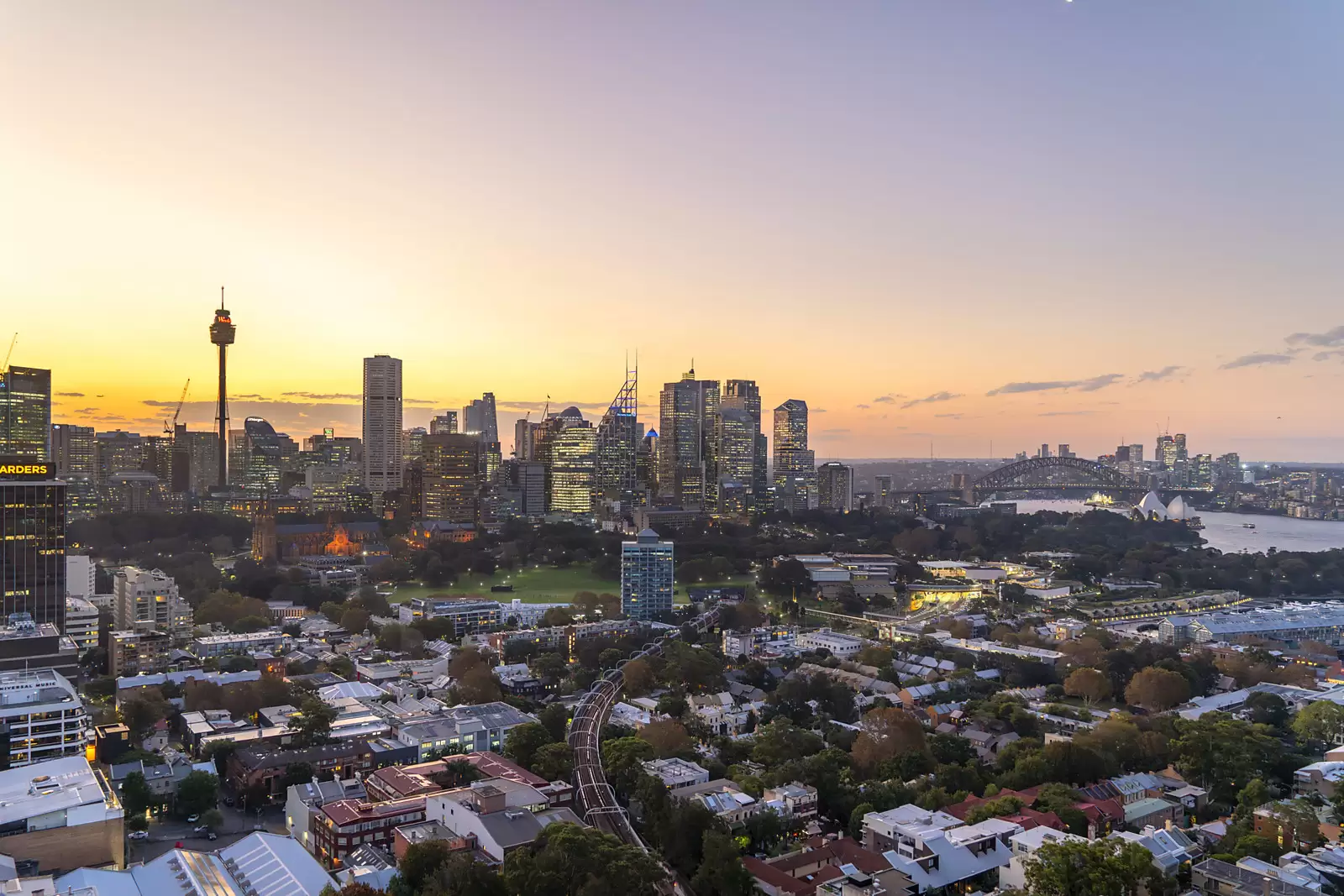 32B/82-94 Darlinghurst Road, Potts Point Sold by Sydney Sotheby's International Realty - image 1