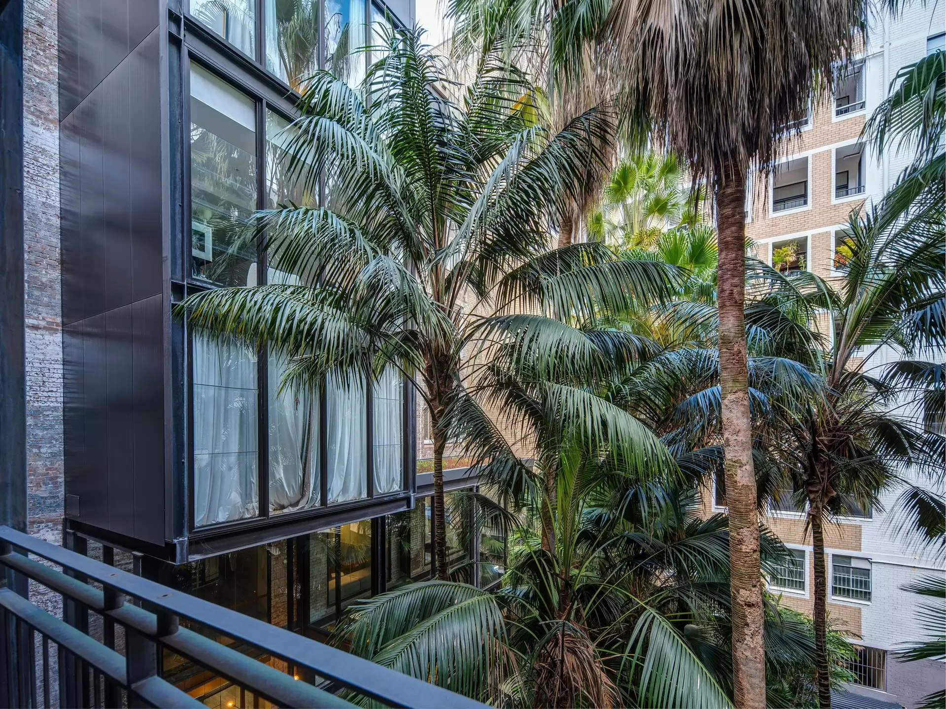 210/117-119 Kippax Street, Surry Hills Sold by Sydney Sotheby's International Realty - image 1