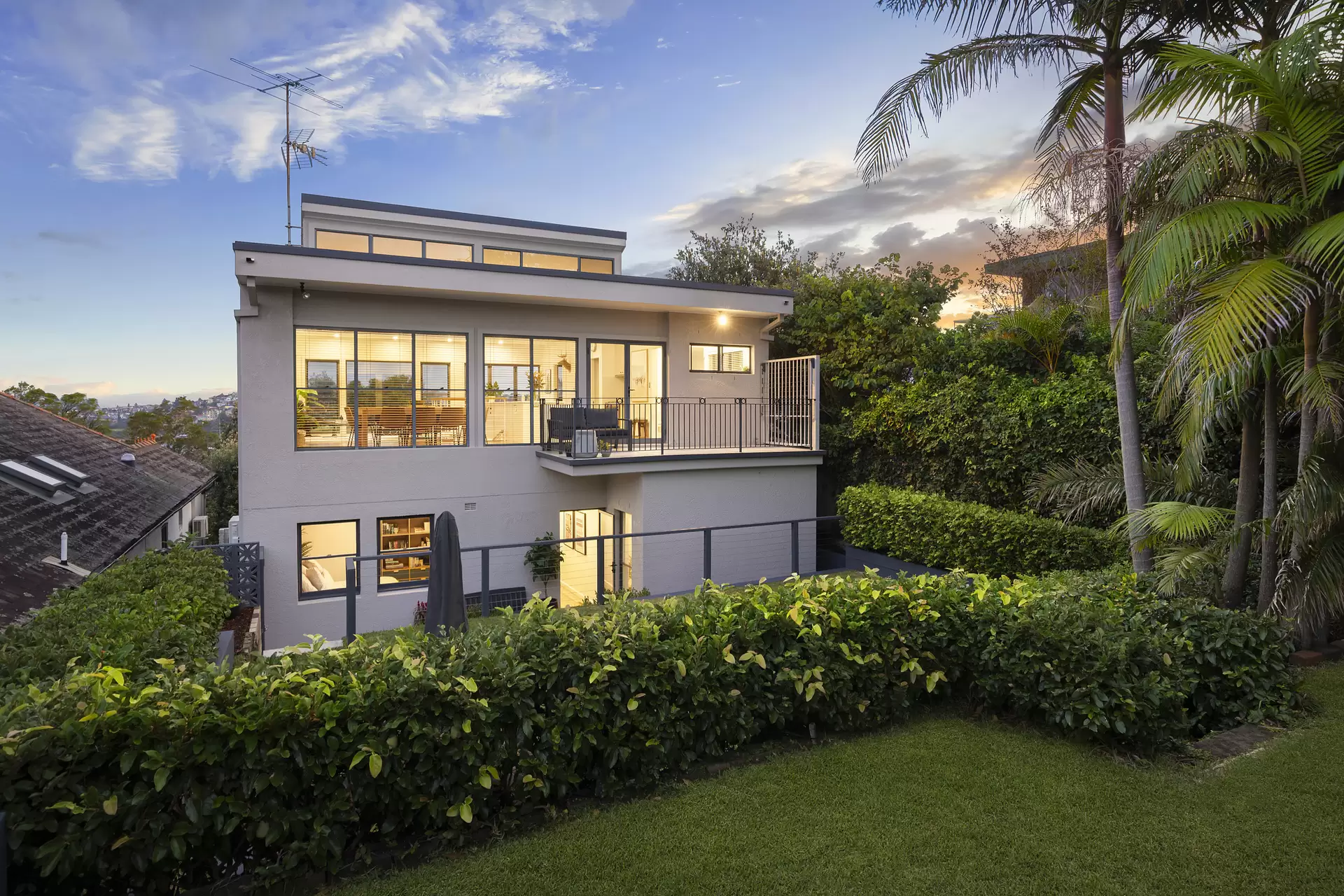 2 Moore Street, Coogee Sold by Sydney Sotheby's International Realty - image 1