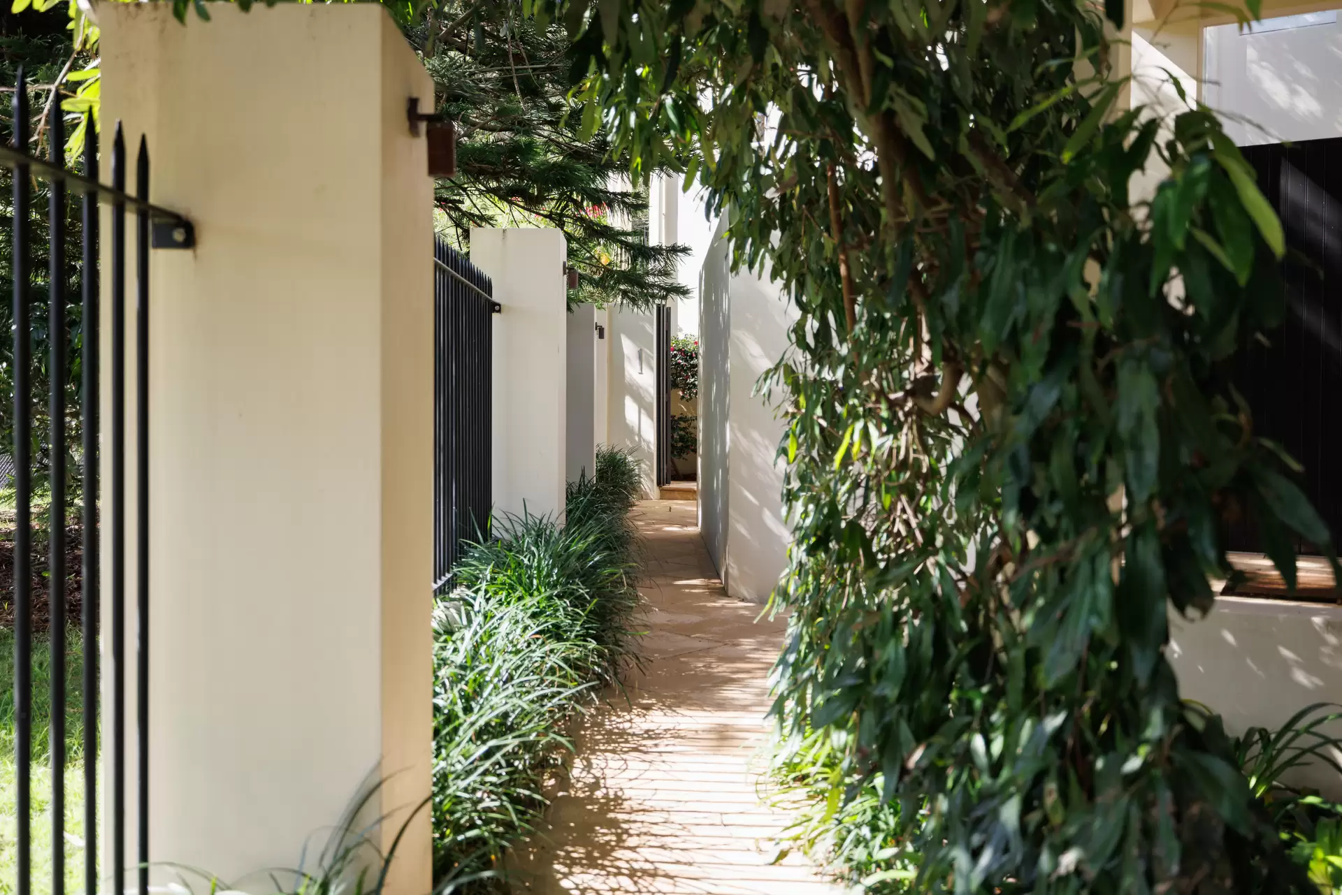 1 Roylston Street, Paddington Sold by Sydney Sotheby's International Realty - image 1