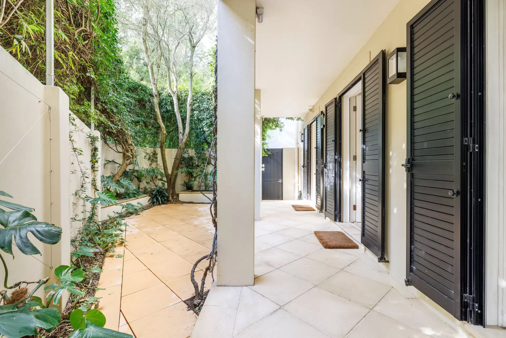 1 Roylston Street, Paddington Sold by Sydney Sotheby's International Realty - image 1