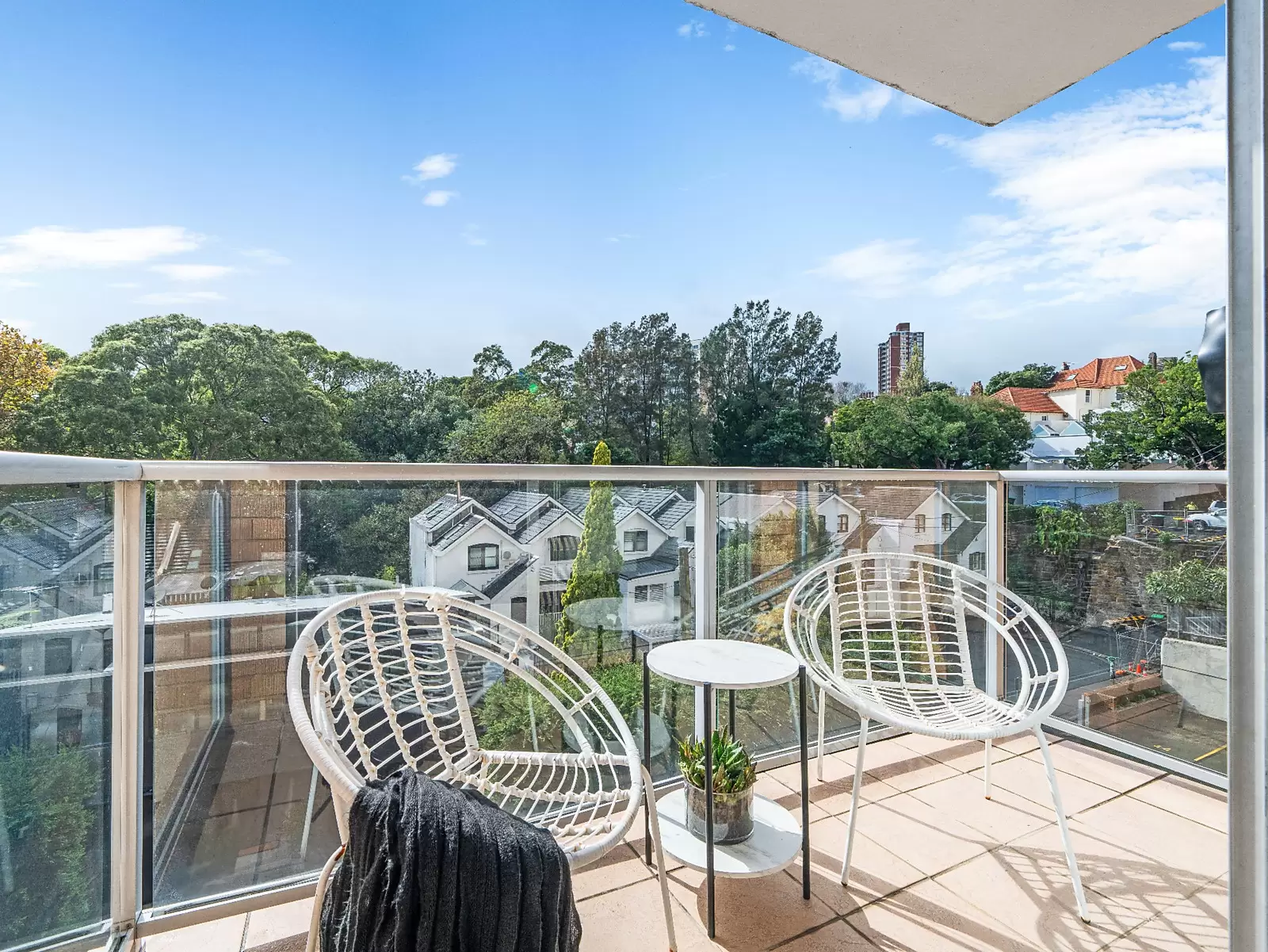 22/186 Sutherland Street, Paddington Sold by Sydney Sotheby's International Realty - image 5