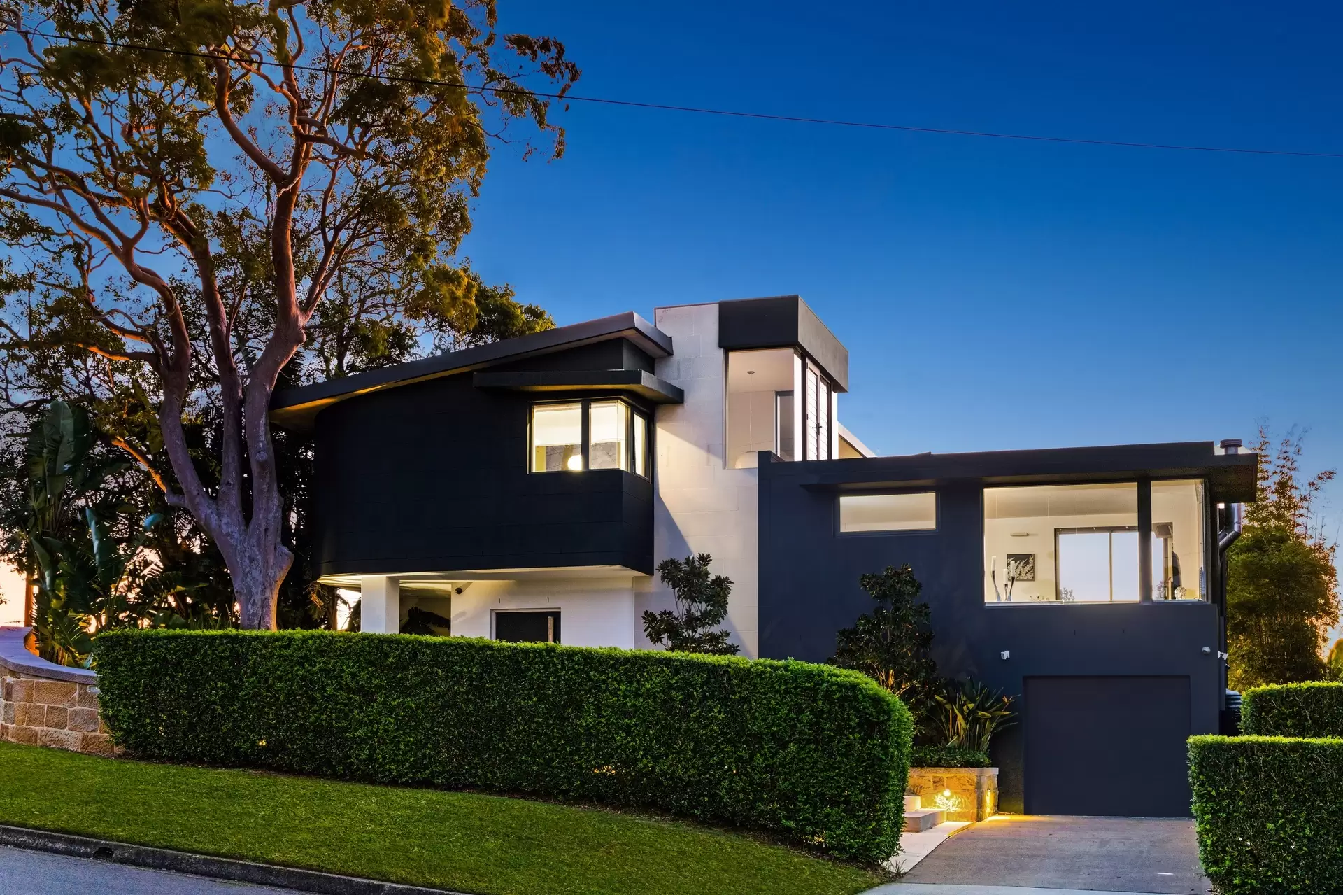 161 Kangaroo Point Road, Kangaroo Point Sold by Sydney Sotheby's International Realty - image 1