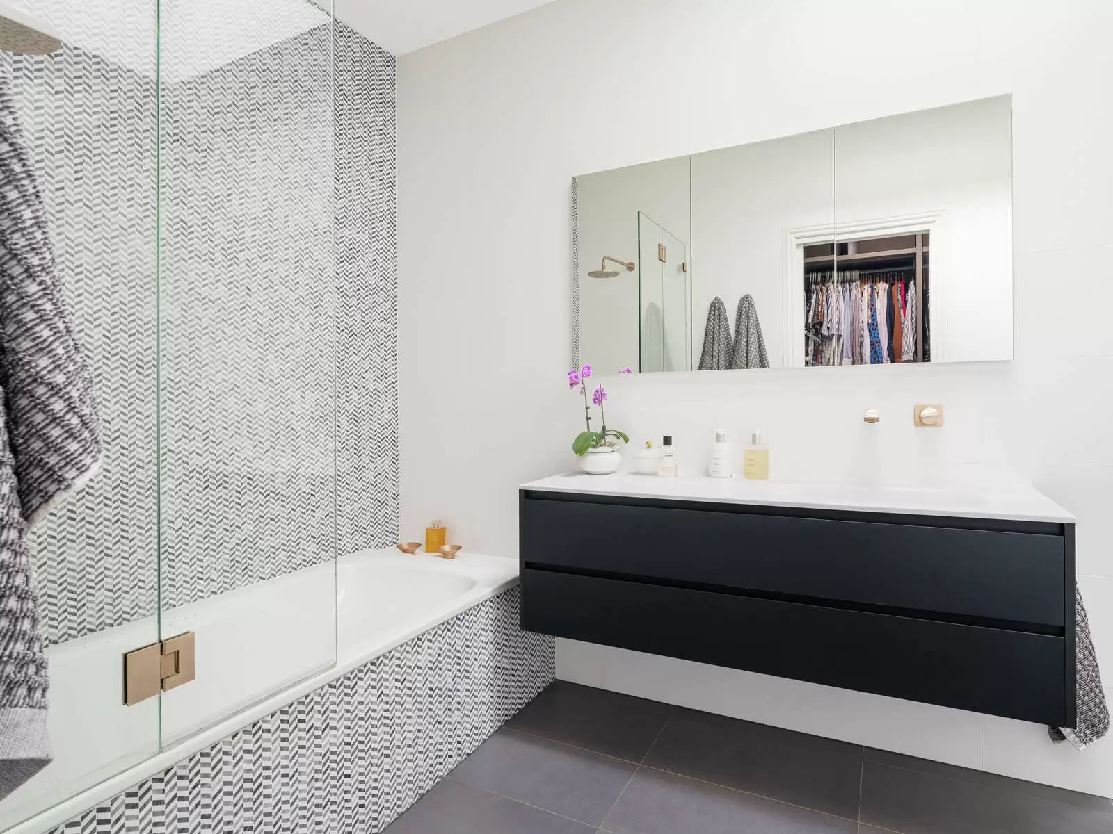 19 Hamilton Parade, Pymble Sold by Sydney Sotheby's International Realty - image 19