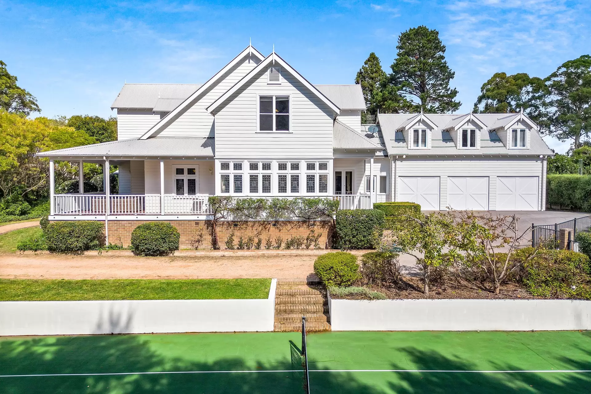35 Charlton Close, Bowral Sold by Sydney Sotheby's International Realty - image 1