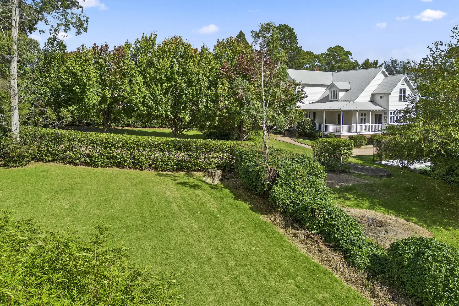 35 Charlton Close, Bowral Sold by Sydney Sotheby's International Realty - image 2