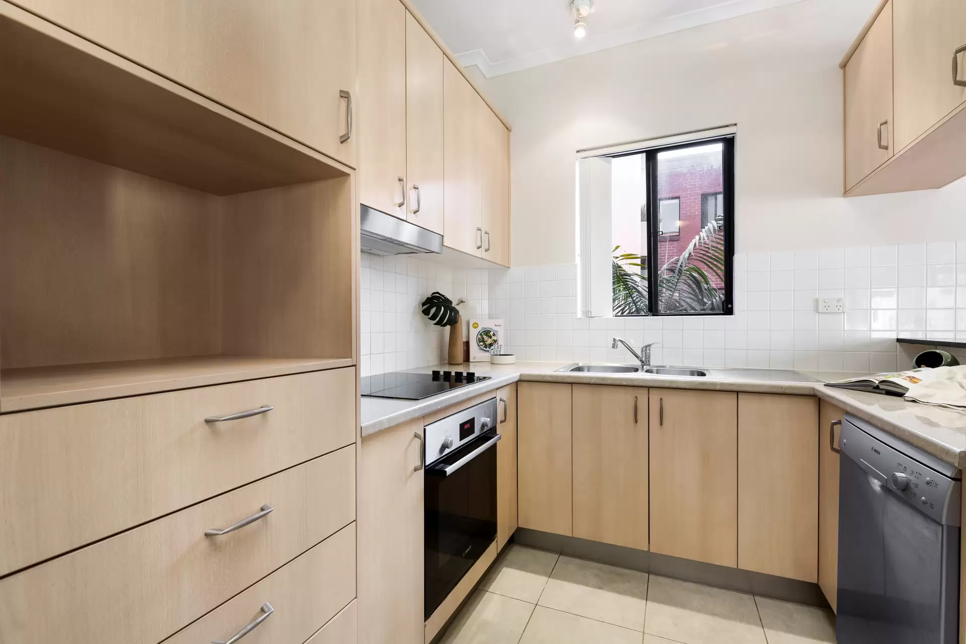 23/6 Dutruc Street, Randwick Sold by Sydney Sotheby's International Realty - image 1