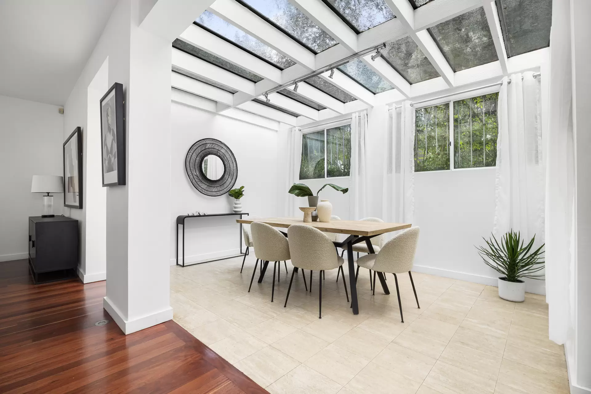 2/320 Edgecliff Road, Woollahra Sold by Sydney Sotheby's International Realty - image 2