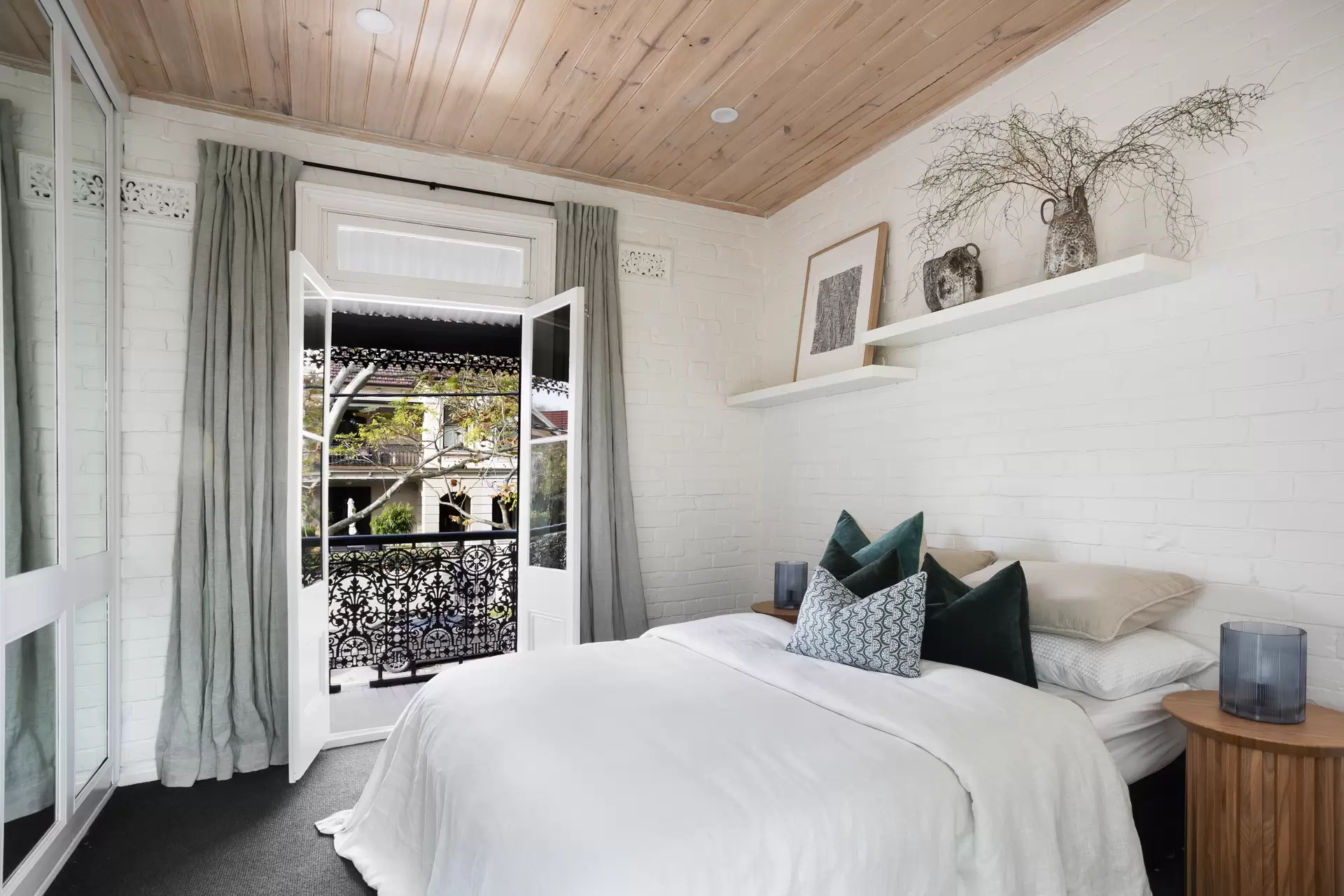 80 Holdsworth Street, Woollahra Sold by Sydney Sotheby's International Realty - image 1