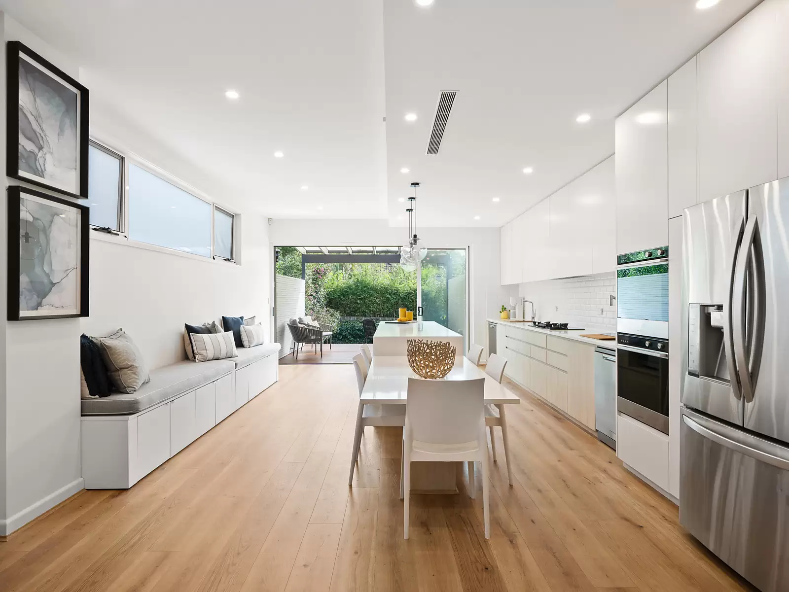 96 Wellington Street, Bondi Beach Sold by Sydney Sotheby's International Realty - image 4