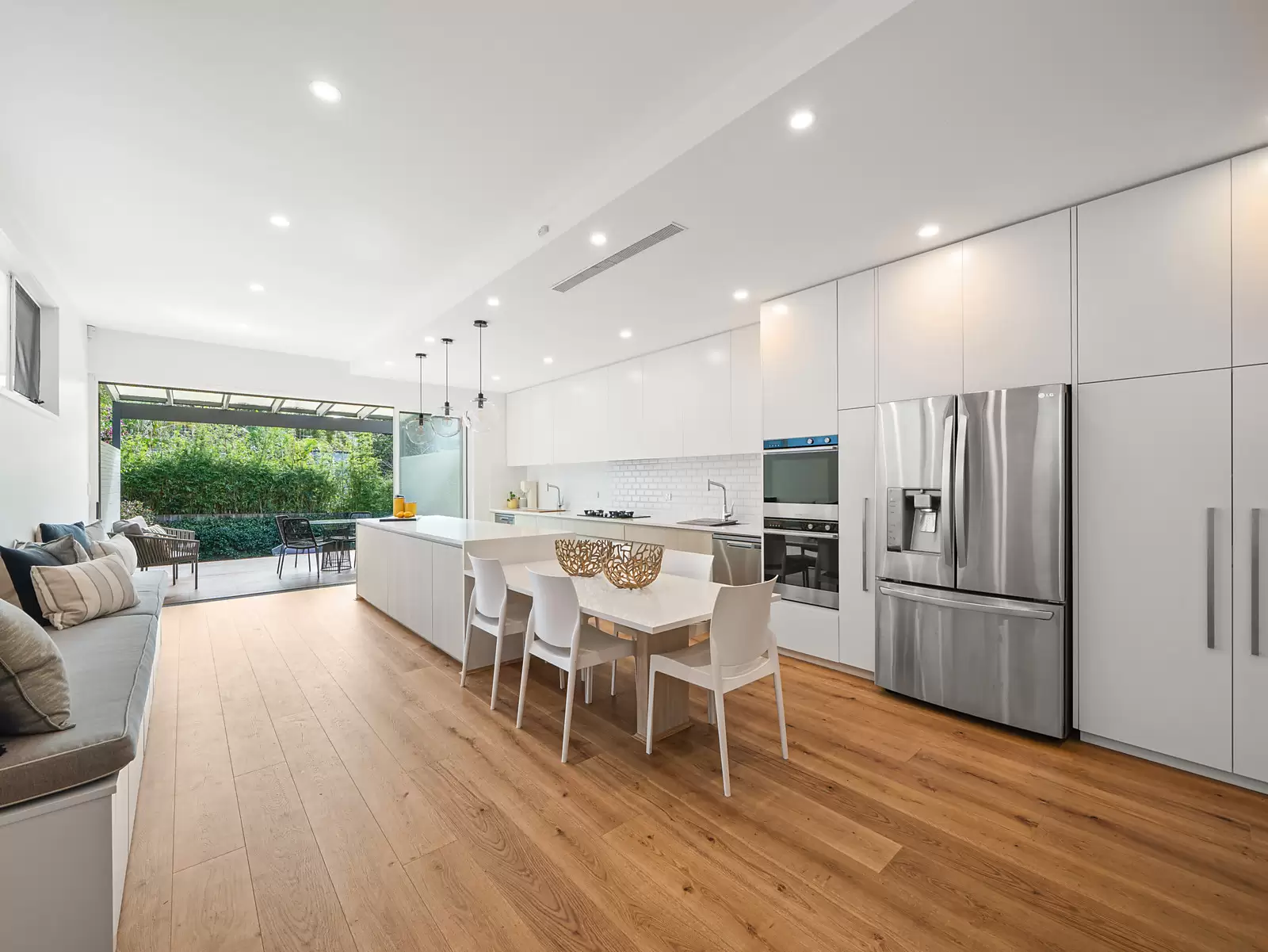 96 Wellington Street, Bondi Beach Sold by Sydney Sotheby's International Realty - image 5