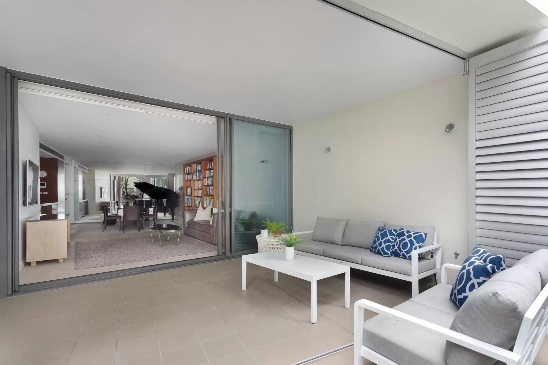 12/16 Neild Avenue, Darlinghurst Sold by Sydney Sotheby's International Realty - image 1