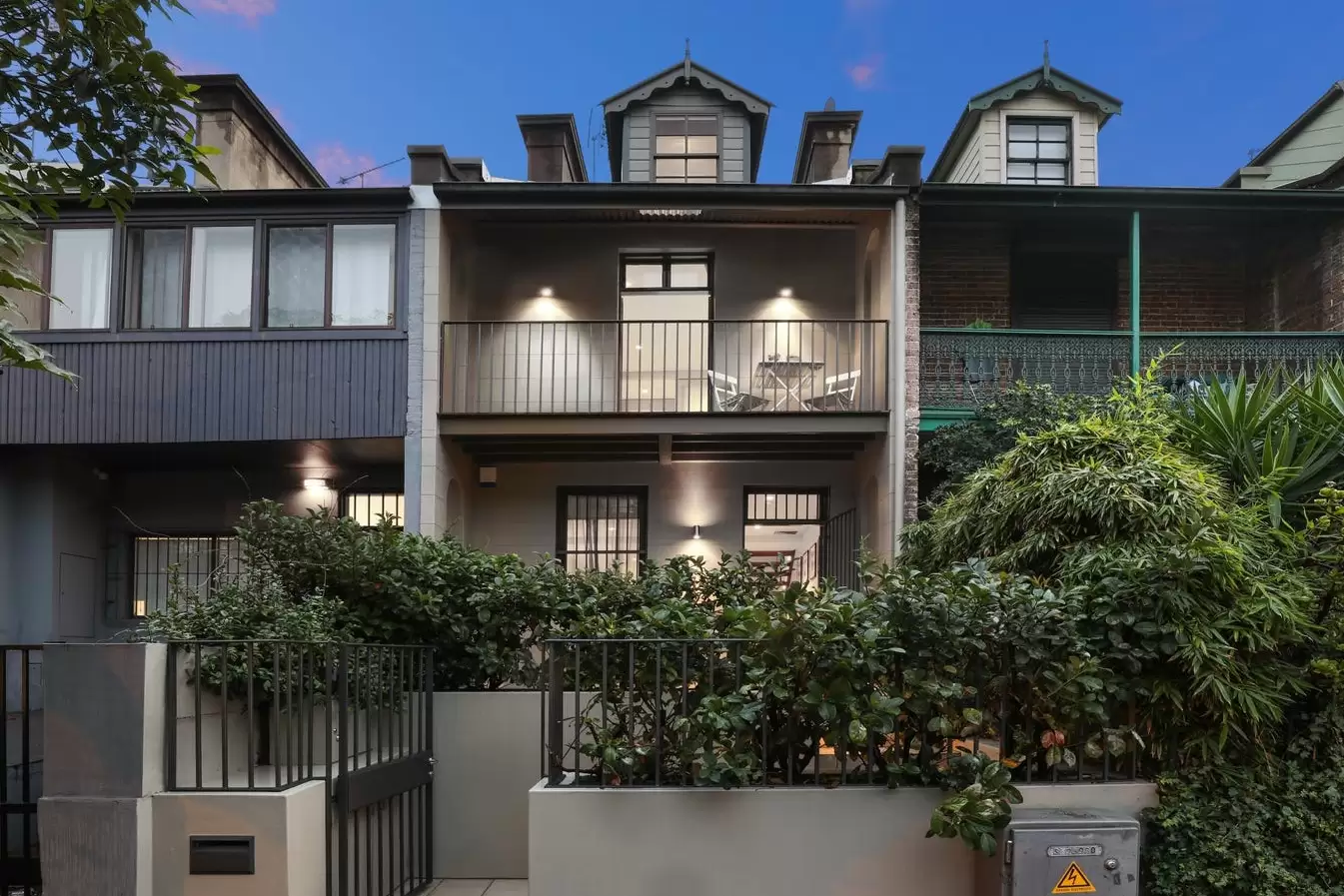 445 Crown Street, Surry Hills Sold by Sydney Sotheby's International Realty - image 1