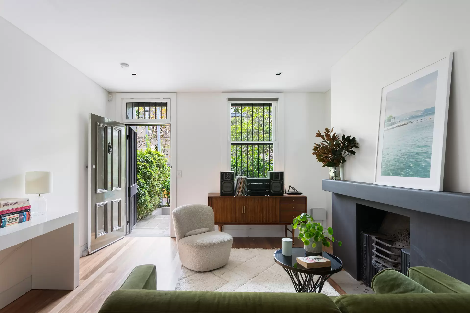 445 Crown Street, Surry Hills Sold by Sydney Sotheby's International Realty - image 1