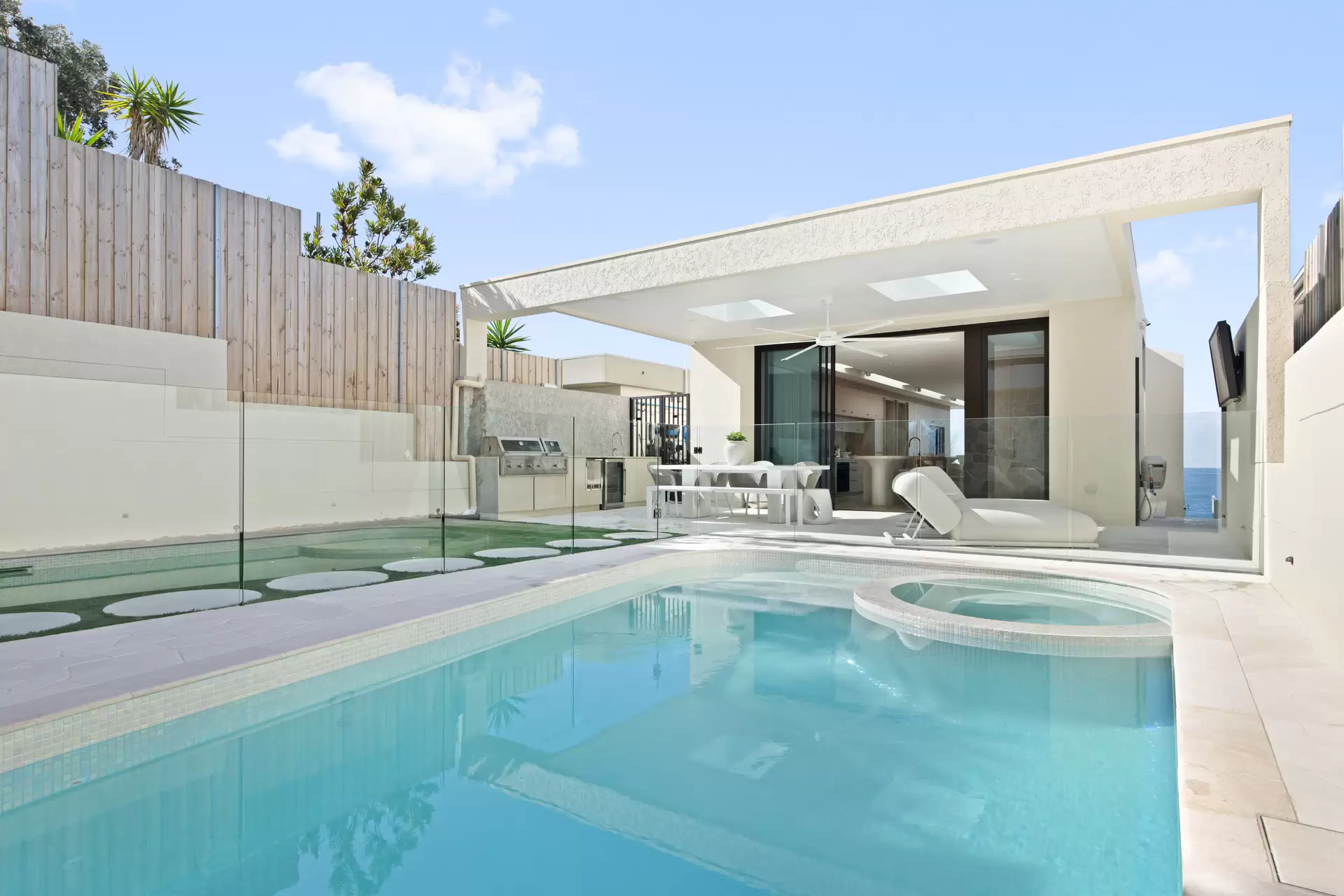 28 Wolseley Road, South Coogee Sold by Sydney Sotheby's International Realty - image 17