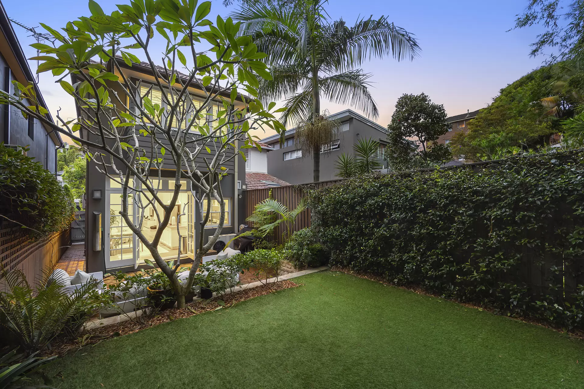 63 Anglesea Street, Bondi Sold by Sydney Sotheby's International Realty - image 2
