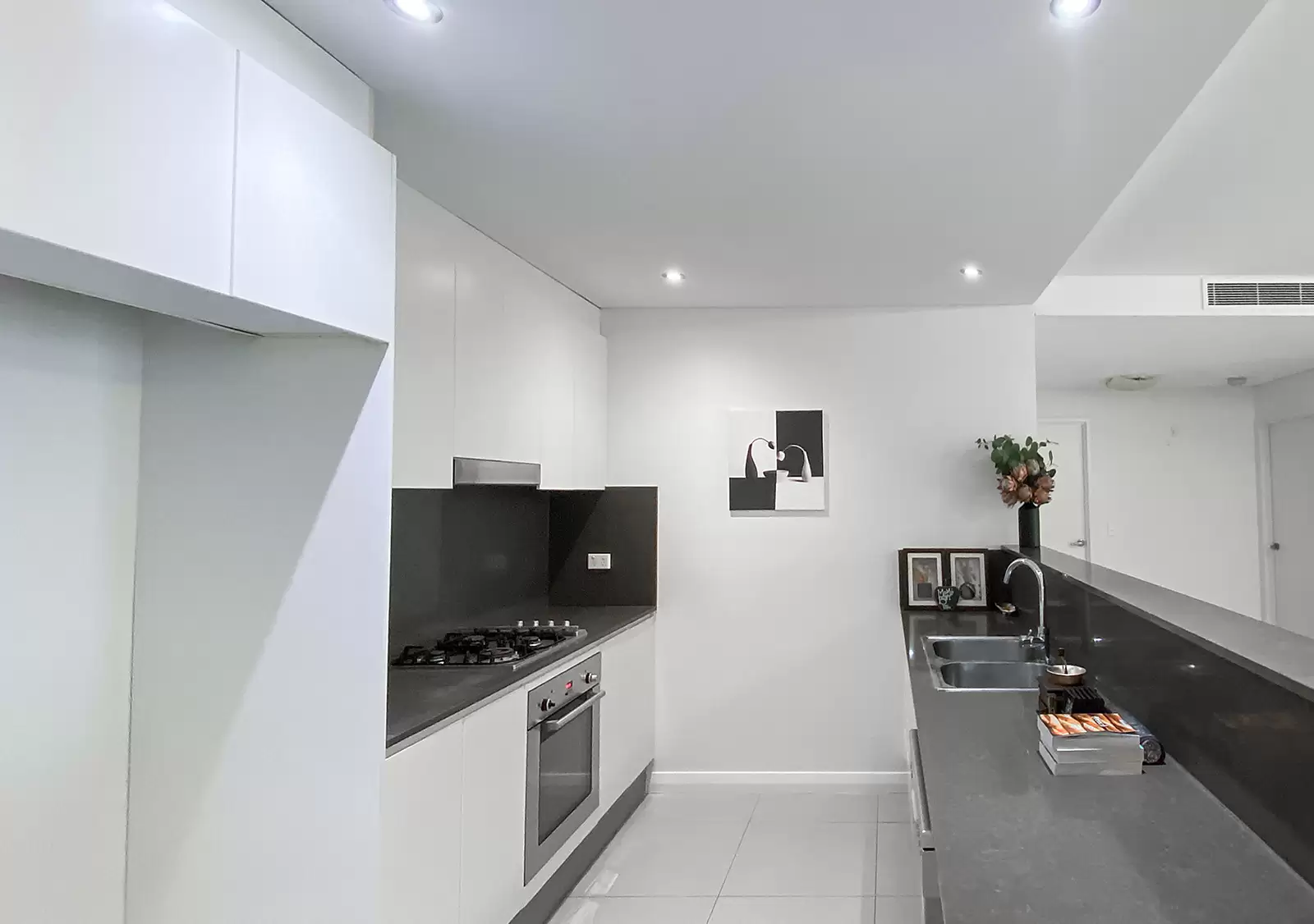 606/15 Flack Avenue, Hillsdale Sold by Sydney Sotheby's International Realty - image 3