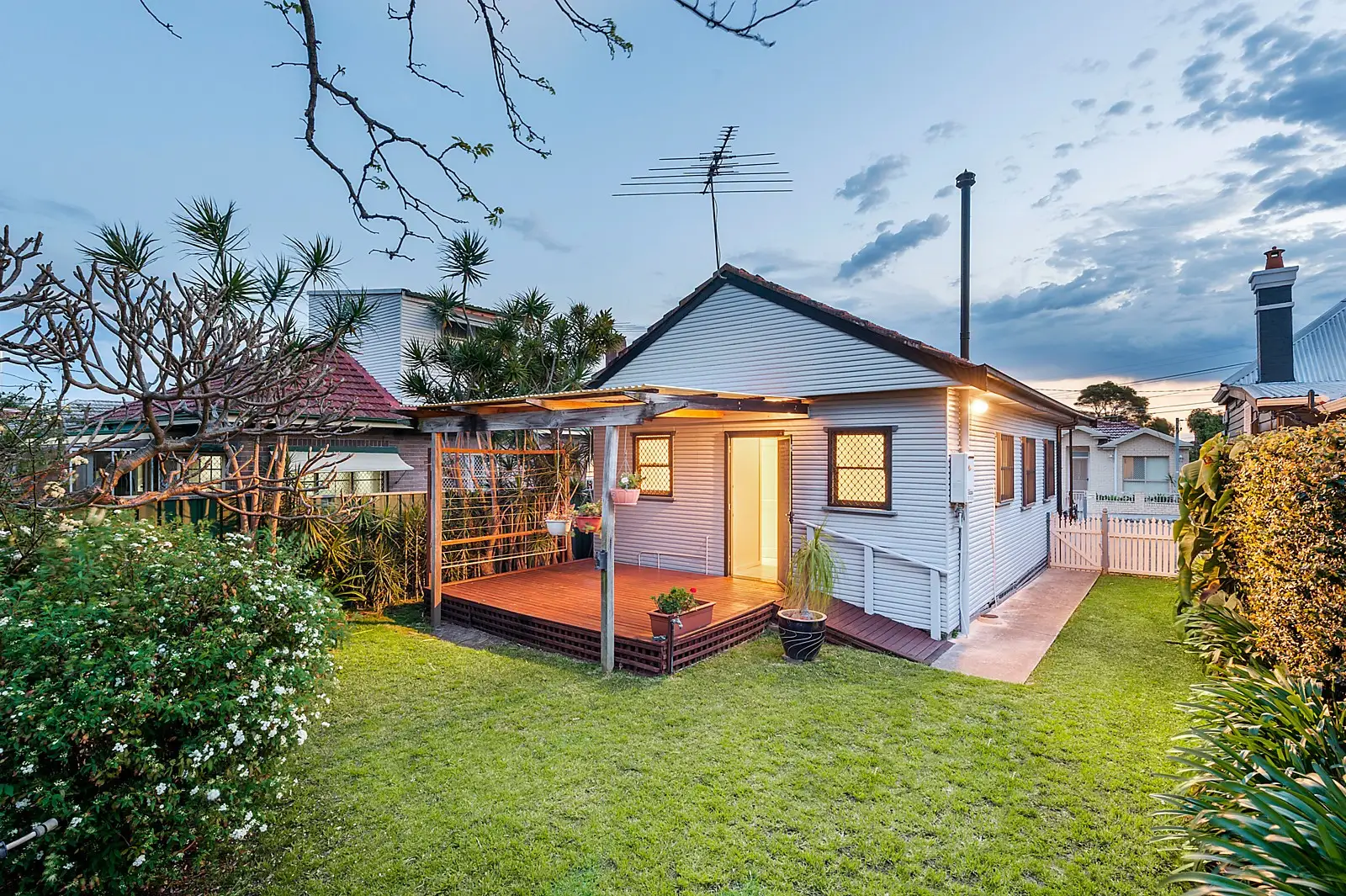 33 Wentworth Street, Tempe Sold by Sydney Sotheby's International Realty - image 2