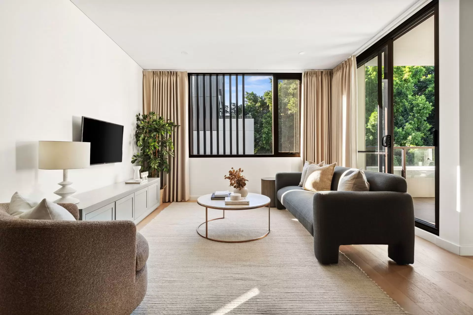 422/4 Stovemaker Lane, Erskineville Sold by Sydney Sotheby's International Realty - image 1