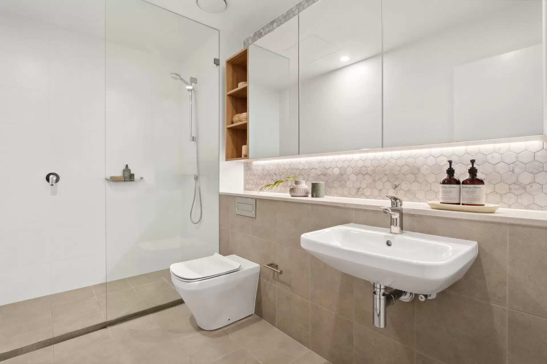 422/4 Stovemaker Lane, Erskineville Sold by Sydney Sotheby's International Realty - image 6
