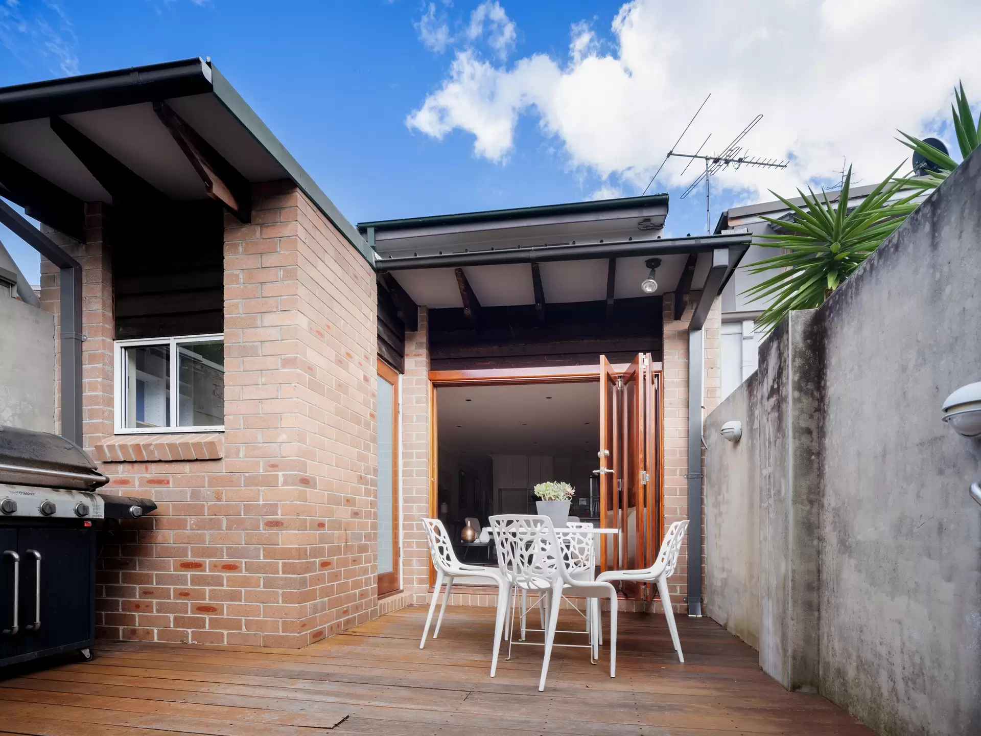 680 Elizabeth Street, Waterloo Sold by Sydney Sotheby's International Realty - image 1