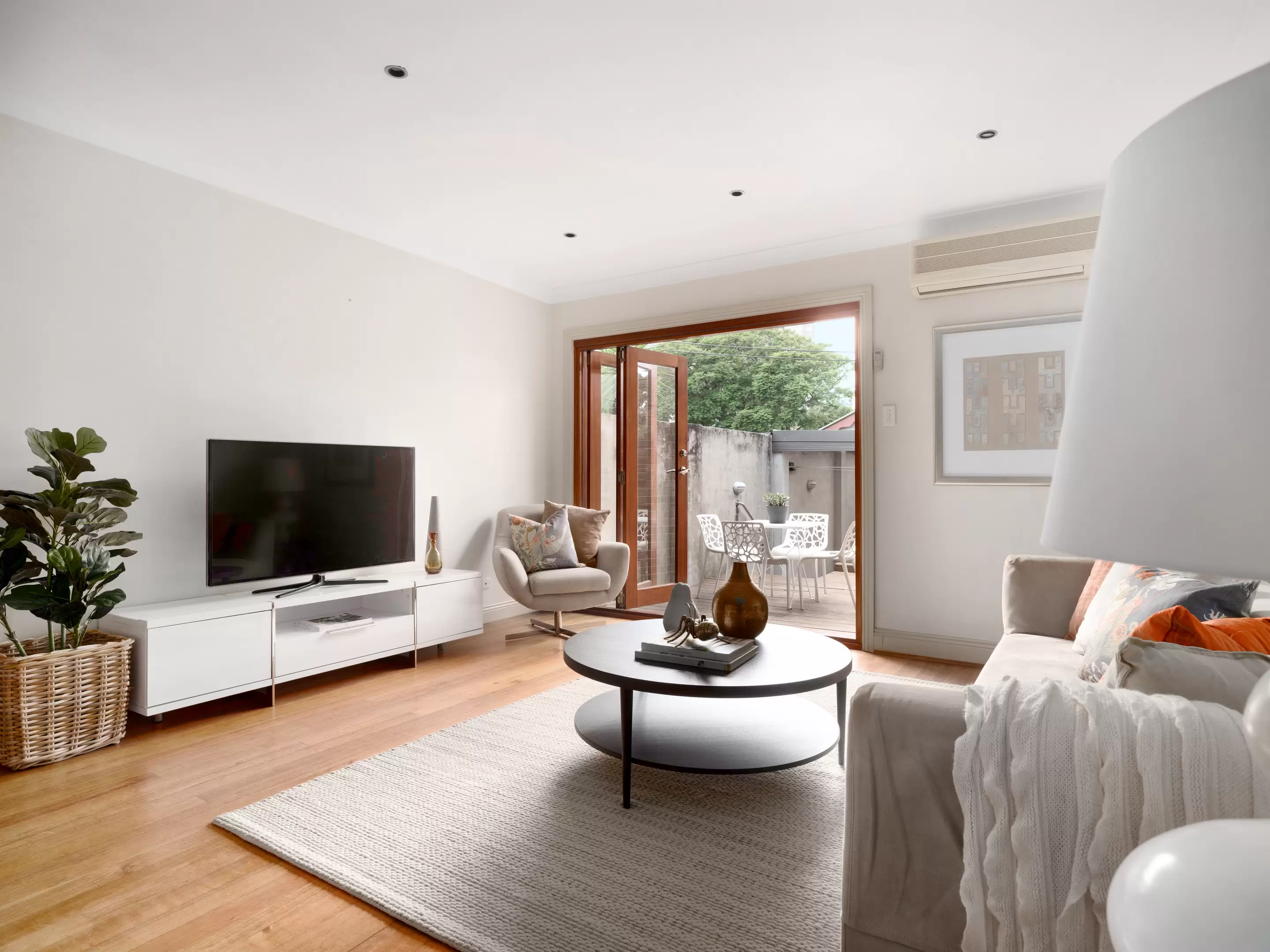 680 Elizabeth Street, Waterloo Sold by Sydney Sotheby's International Realty - image 3