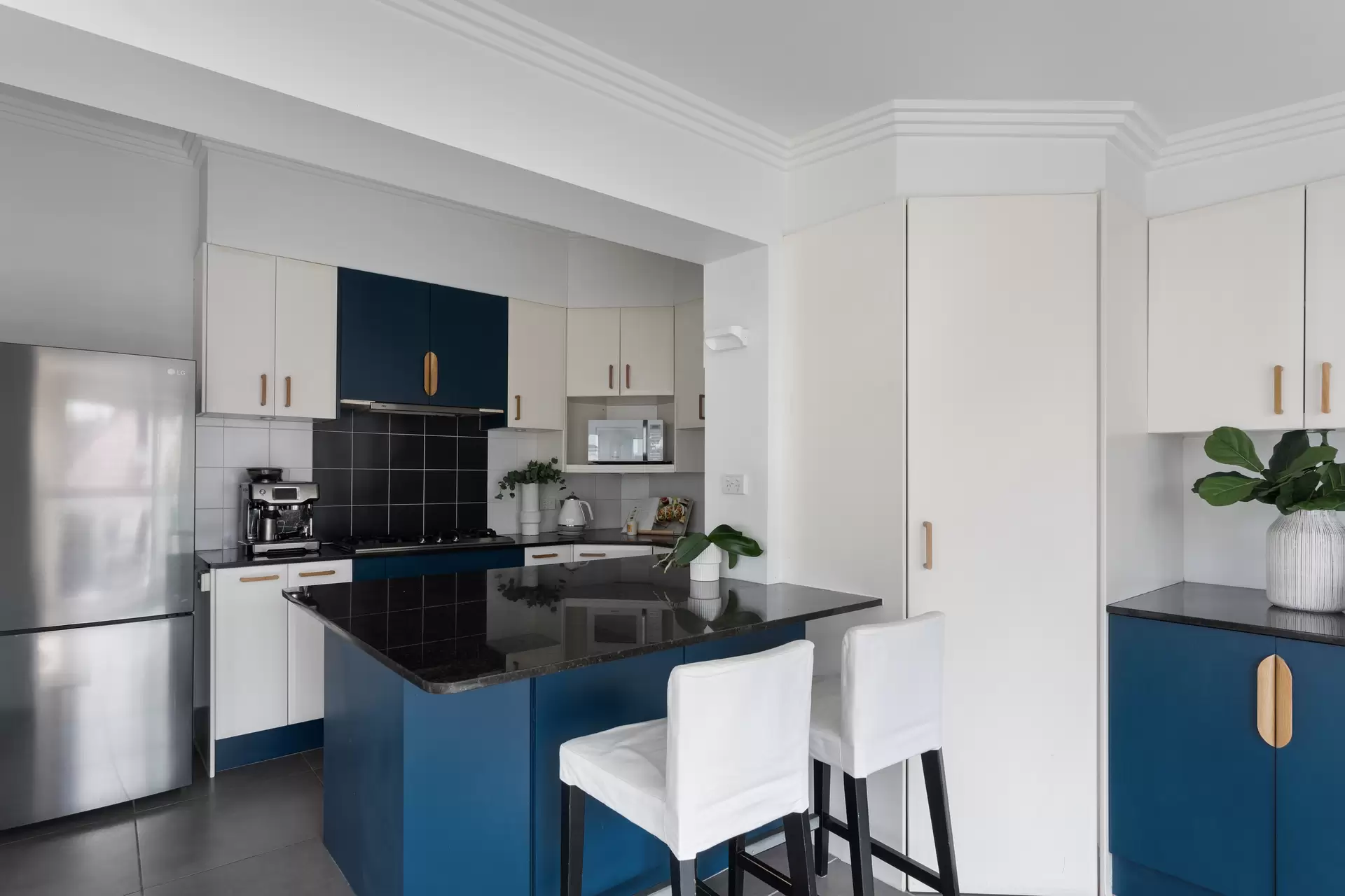 13/164 New South Head Road, Edgecliff Sold by Sydney Sotheby's International Realty - image 1