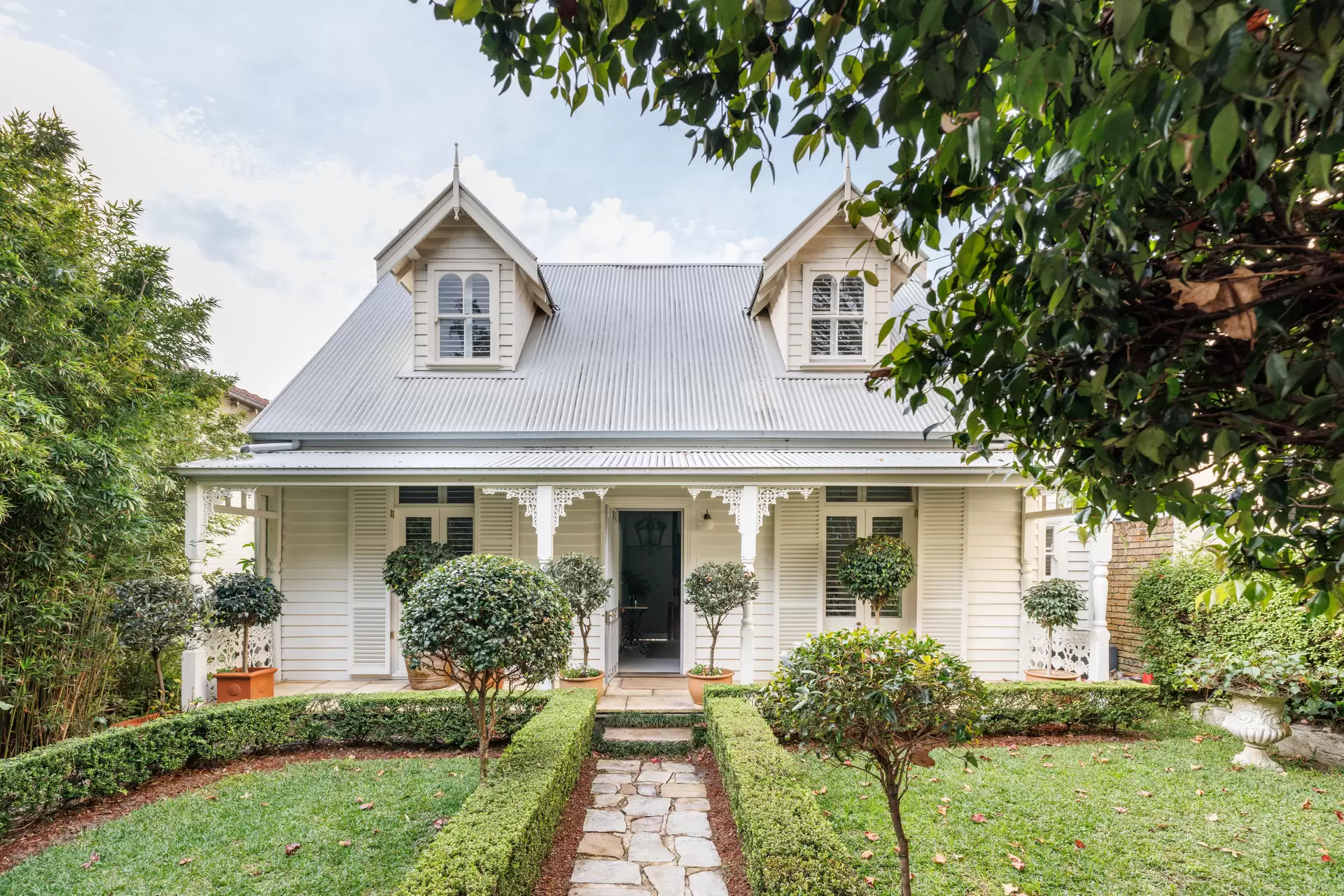 110 Sutherland Street, Paddington Sold by Sydney Sotheby's International Realty - image 1