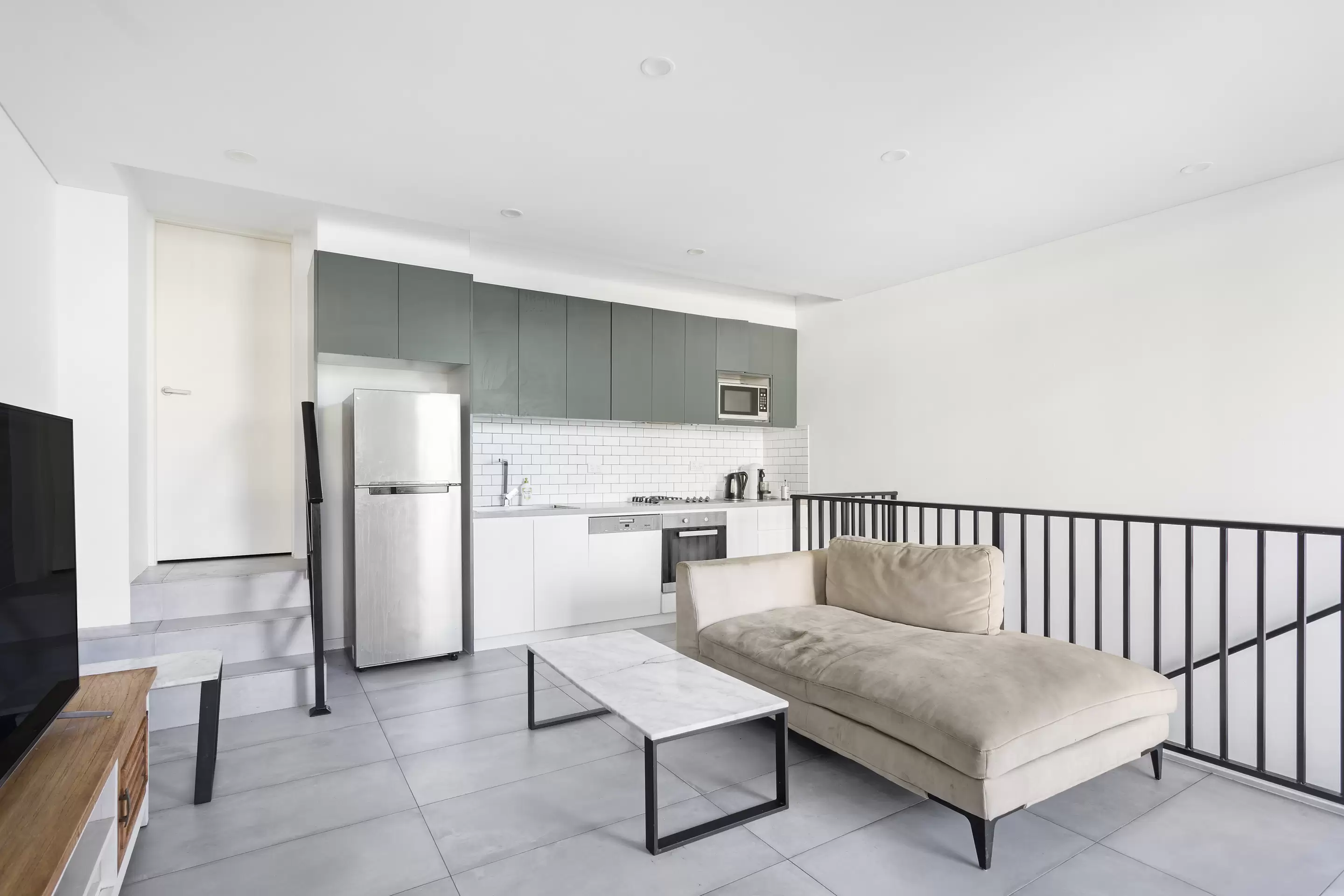302/481-483 Elizabeth Street, Surry Hills Sold by Sydney Sotheby's International Realty - image 3