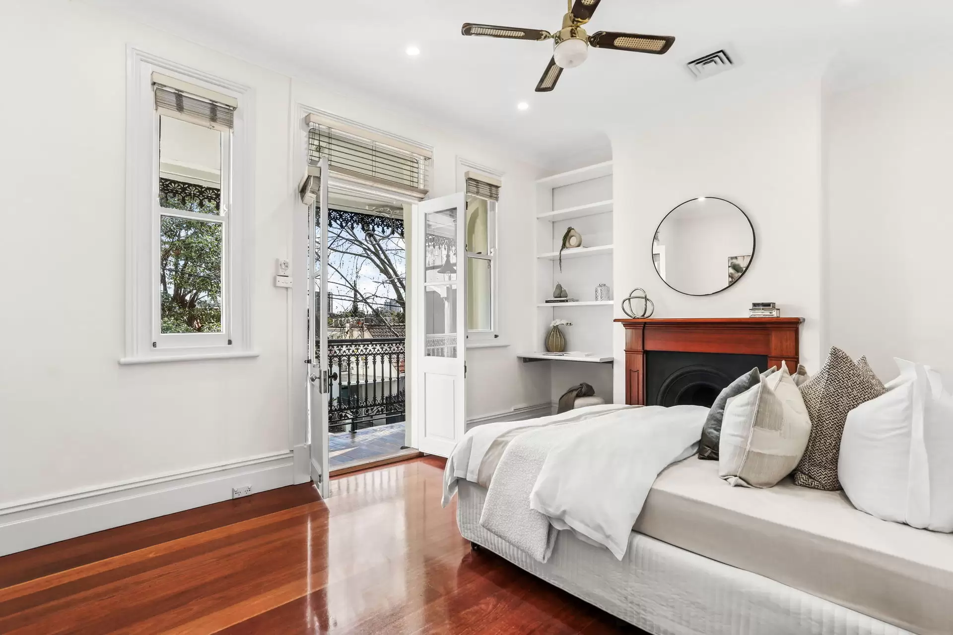 37 Vernon Street, Woollahra Sold by Sydney Sotheby's International Realty - image 5