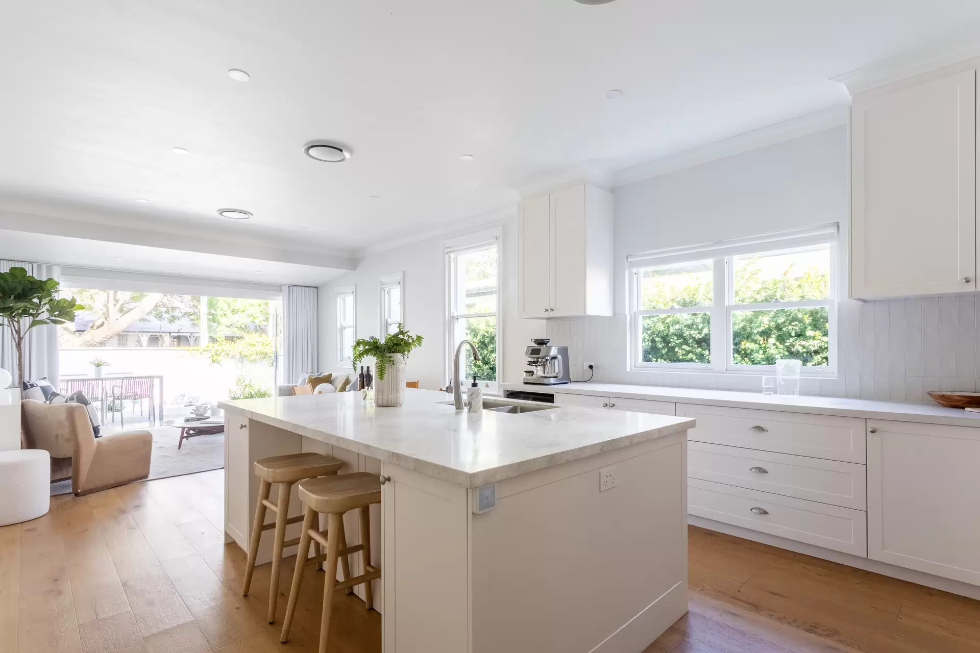15 View Street, Woollahra Sold by Sydney Sotheby's International Realty - image 1