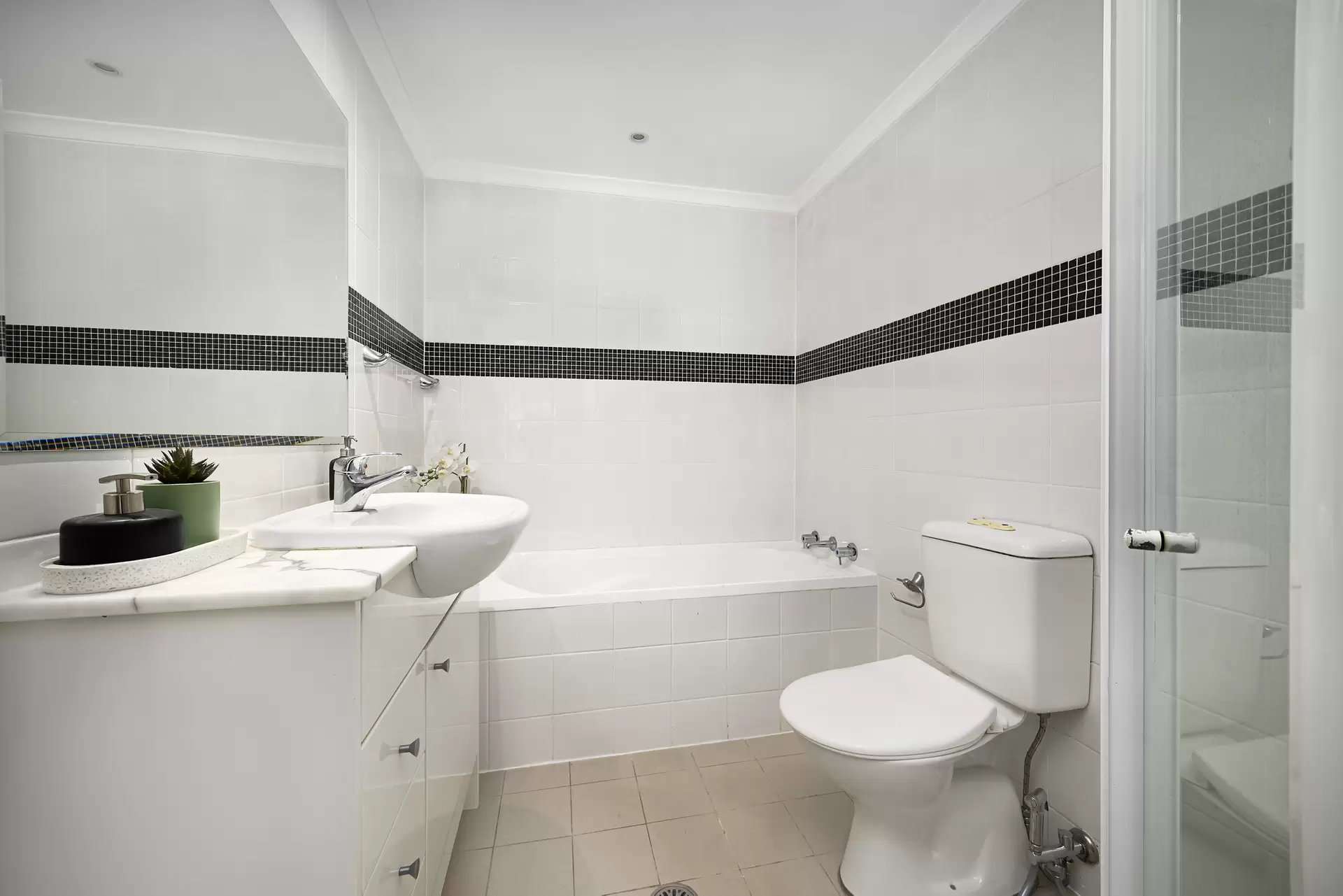 11/57-63 Belmore Road, Randwick Sold by Sydney Sotheby's International Realty - image 1