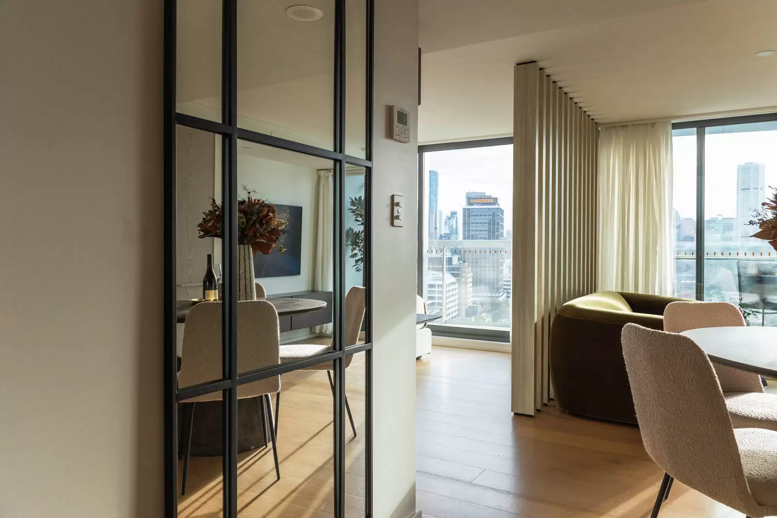1101/226 Victoria Street, Potts Point Leased by Sydney Sotheby's International Realty - image 4