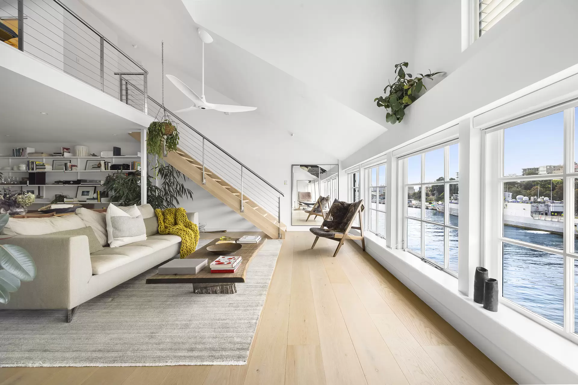 541/6E Cowper Wharf Roadway, Woolloomooloo For Sale by Sydney Sotheby's International Realty - image 2