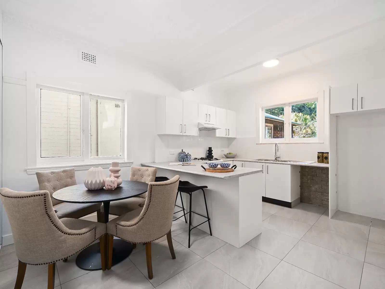 3/10 New Beach Road, Darling Point Sold by Sydney Sotheby's International Realty - image 4
