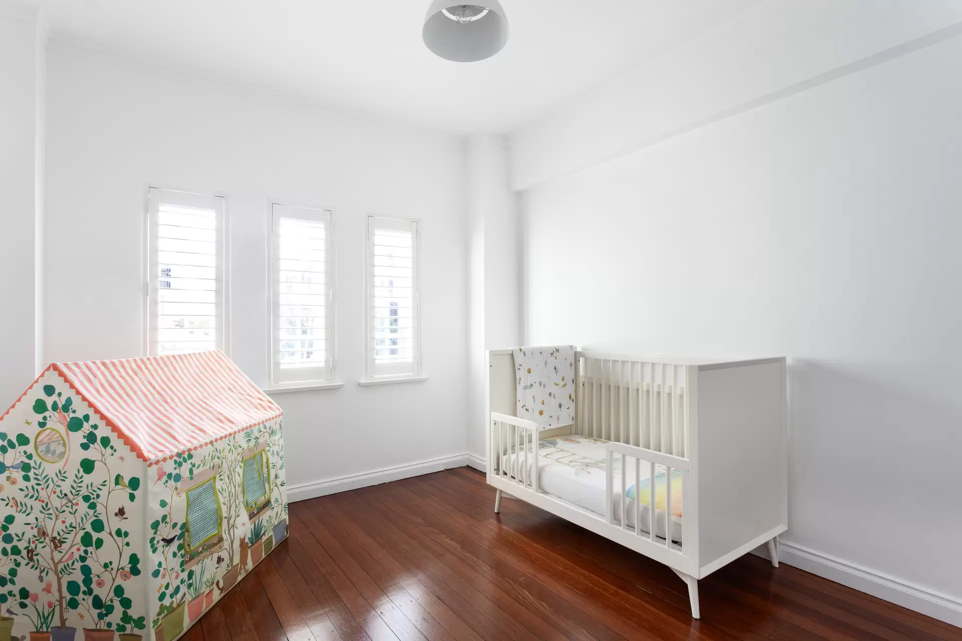 18/16 Macleay Street, Elizabeth Bay Sold by Sydney Sotheby's International Realty - image 1