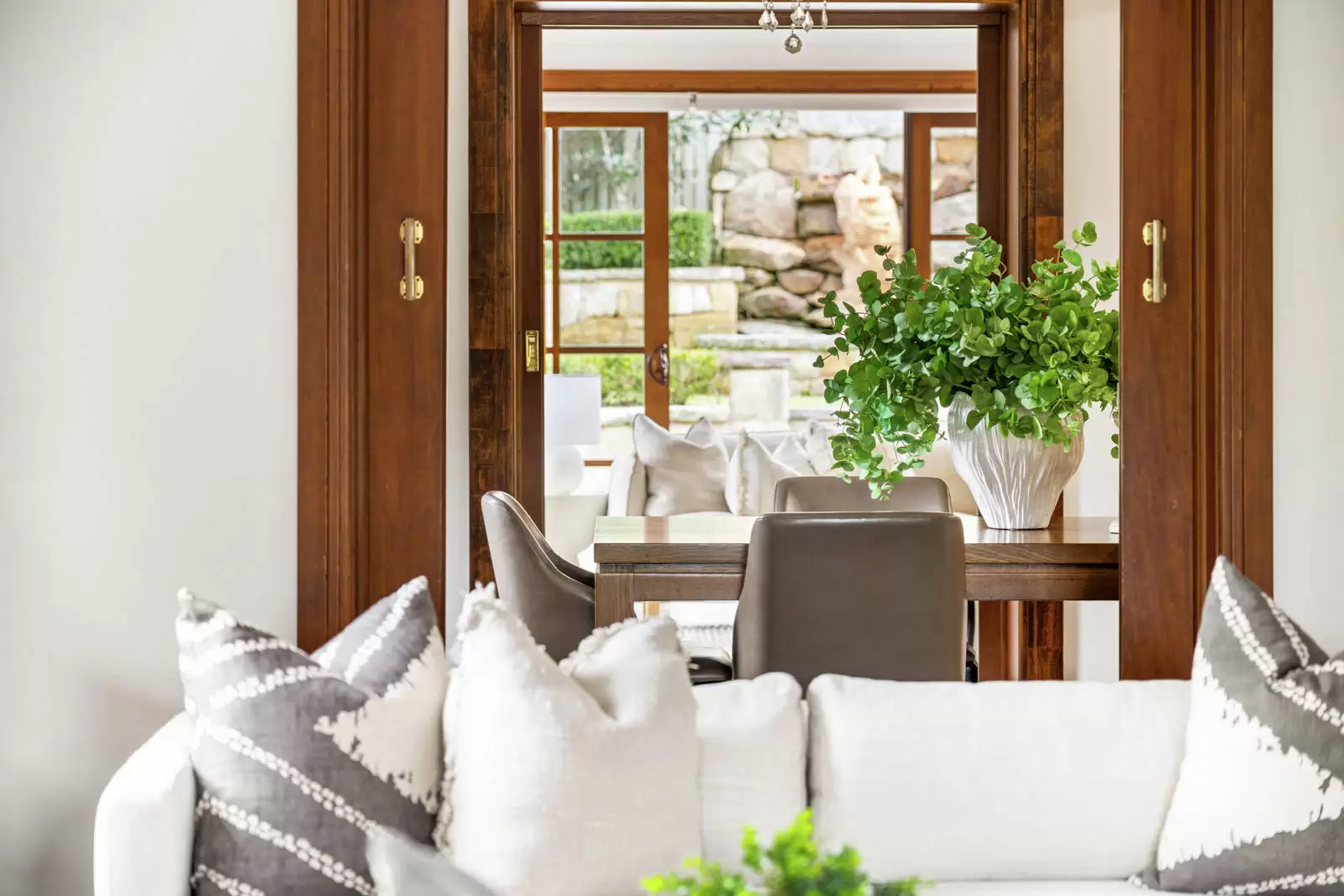 15 Westbourne Road, Lindfield Sold by Sydney Sotheby's International Realty - image 3