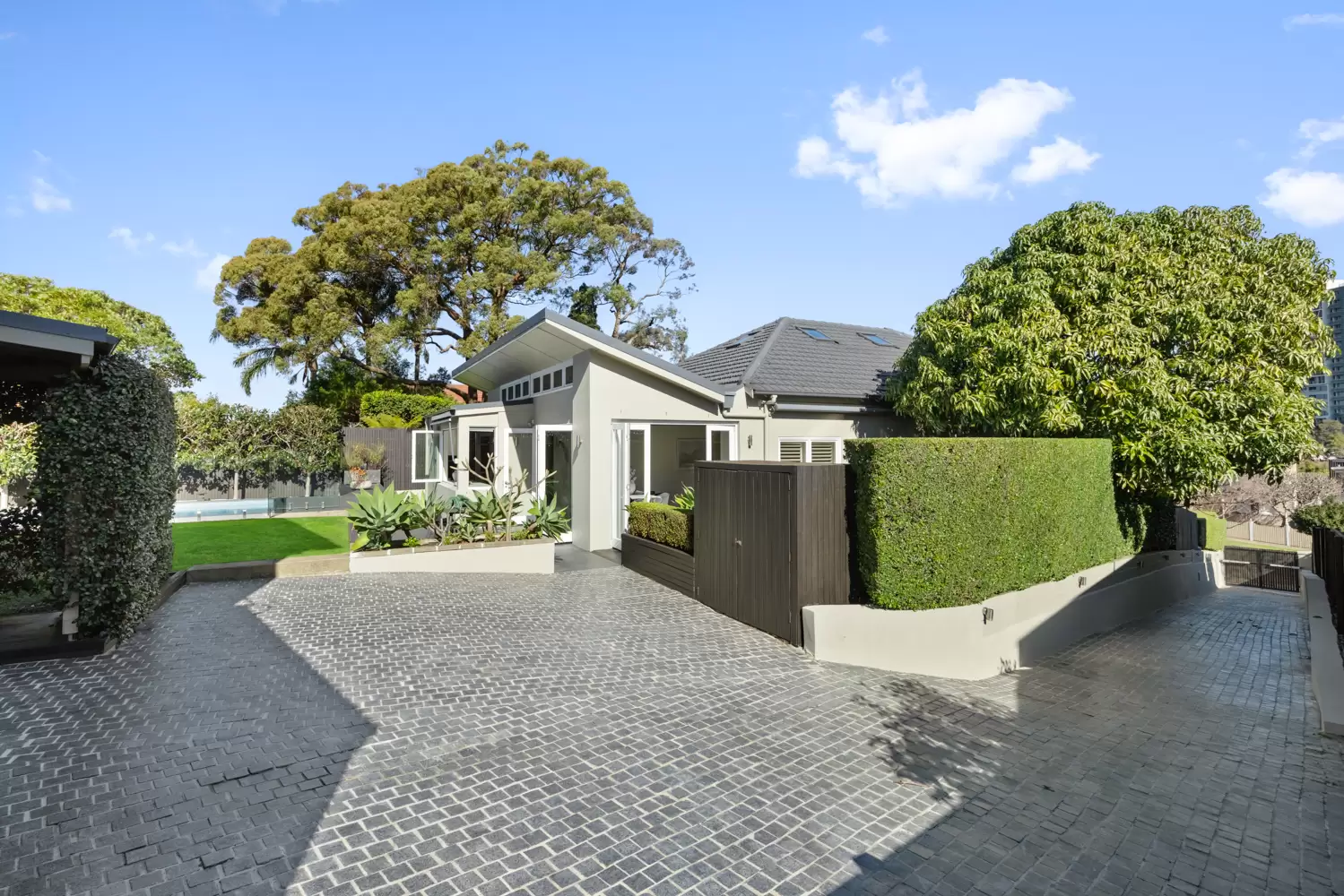 16 Milroy Avenue, Kensington Sold by Sydney Sotheby's International Realty - image 15